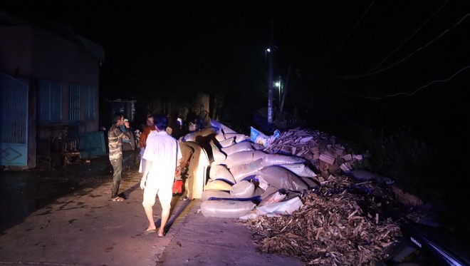 Cháy nhà kho sản xuất nhang trầm, thiệt hại nặng nề chay nha kho san xuat nhang tram thiet hai nang ne