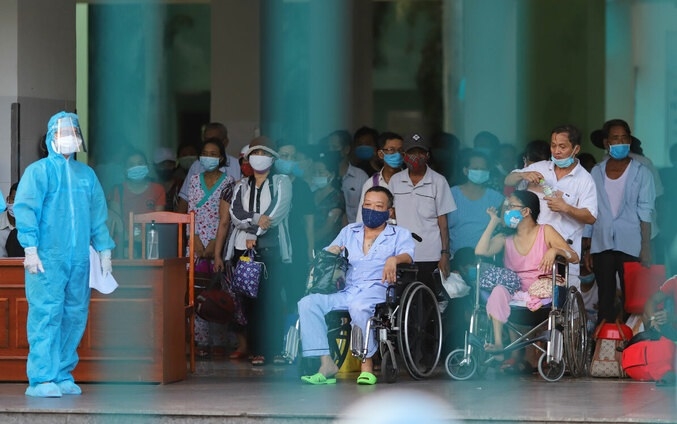 Sao lại đổ lỗi cho bệnh nhân và bác sỹ? sao lai do loi cho benh nhan va bac sy