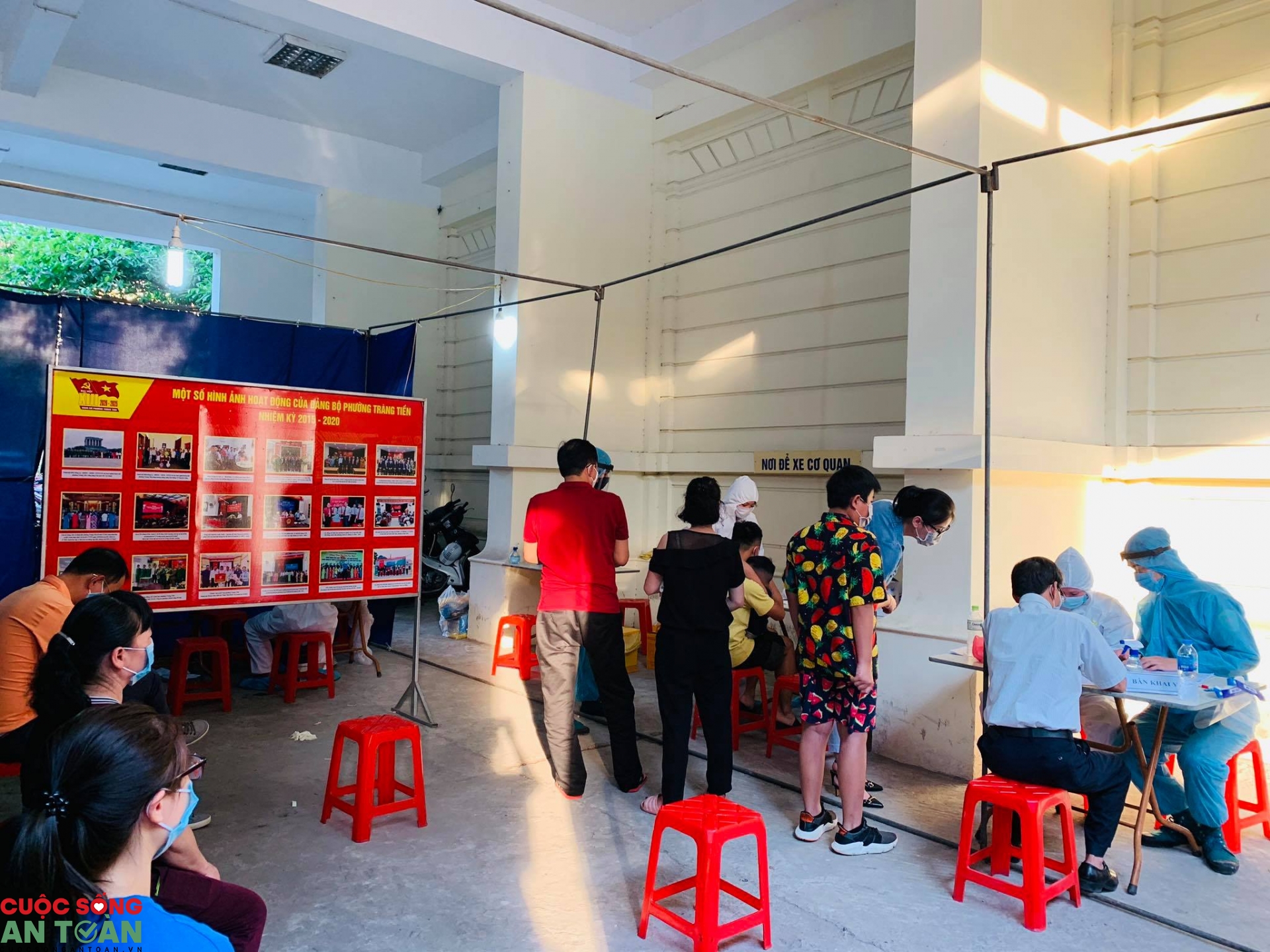 ha noi to chuc test nhanh covid 19 cho nguoi tro ve tu vung dich da nang