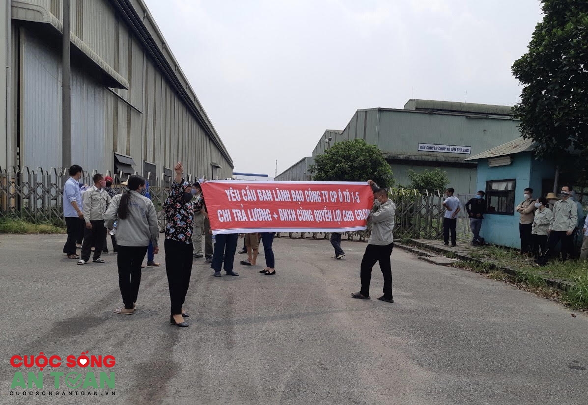 Người lao động sẽ kiện Công ty CP Ô tô 1-5 sau giãn cách: “Chúng tôi sẽ kiện đến cùng!” Người lao động sẽ kiện Công ty CP Ô tô 1-5 sau giãn cách: “Chúng tôi sẽ kiện đến cùng!”
