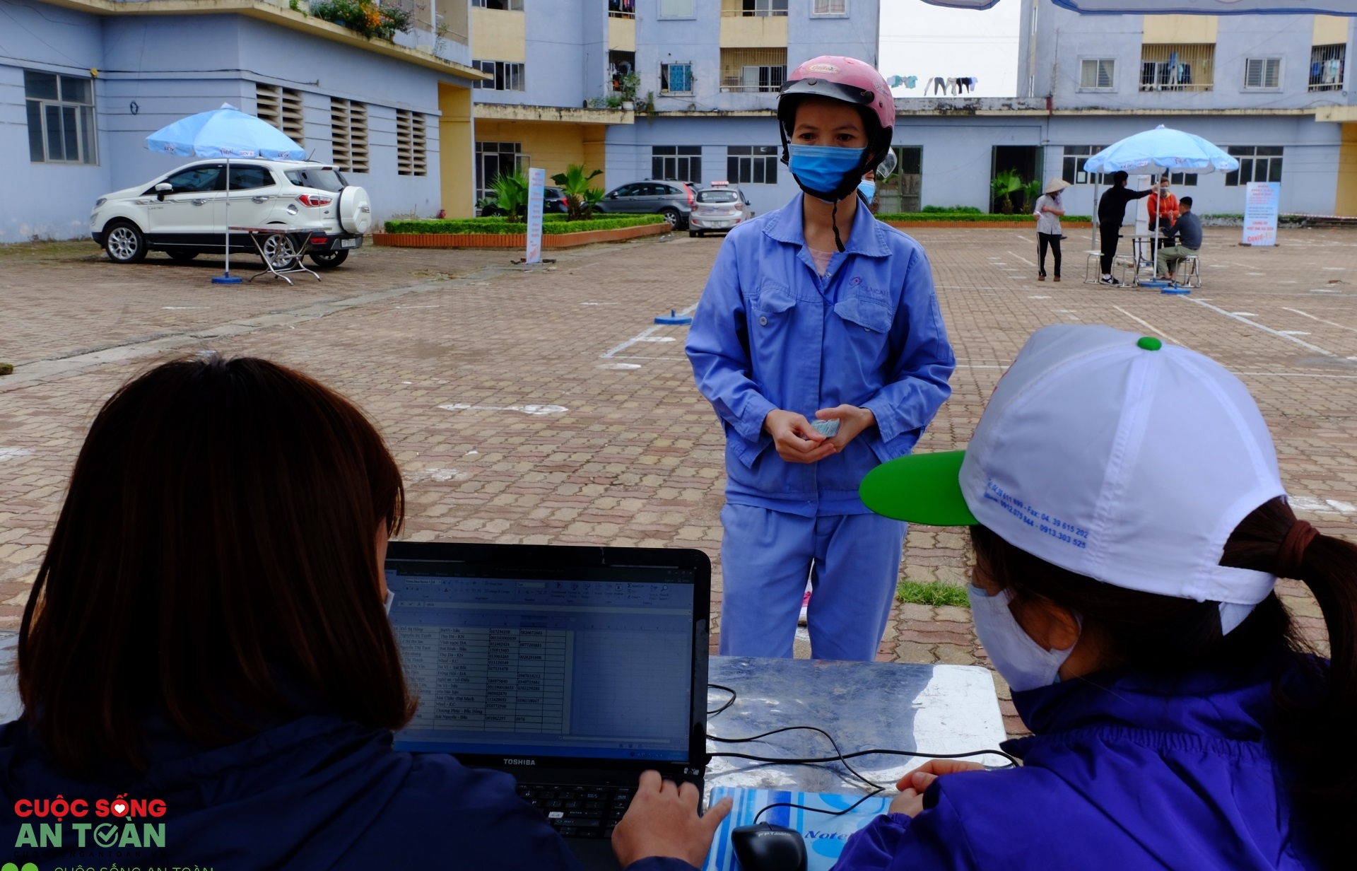 Hà Nội thí điểm “Xe buýt siêu thị 0 đồng” phục vụ công nhân Hà Nội thí điểm “Xe buýt siêu thị 0 đồng” phục vụ công nhân