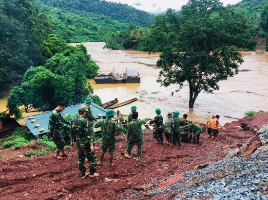 Nghệ An: Giúp dân di dời nhà cửa tránh ngập lụt do ảnh hưởng của bão số 3 nghe an giup dan di doi nha cua tranh ngap lut do anh huong cua bao so 3
