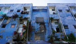 Thấm nứt và rác thải tràn ngập tại khu tái định cư ở "thành phố đáng sống"