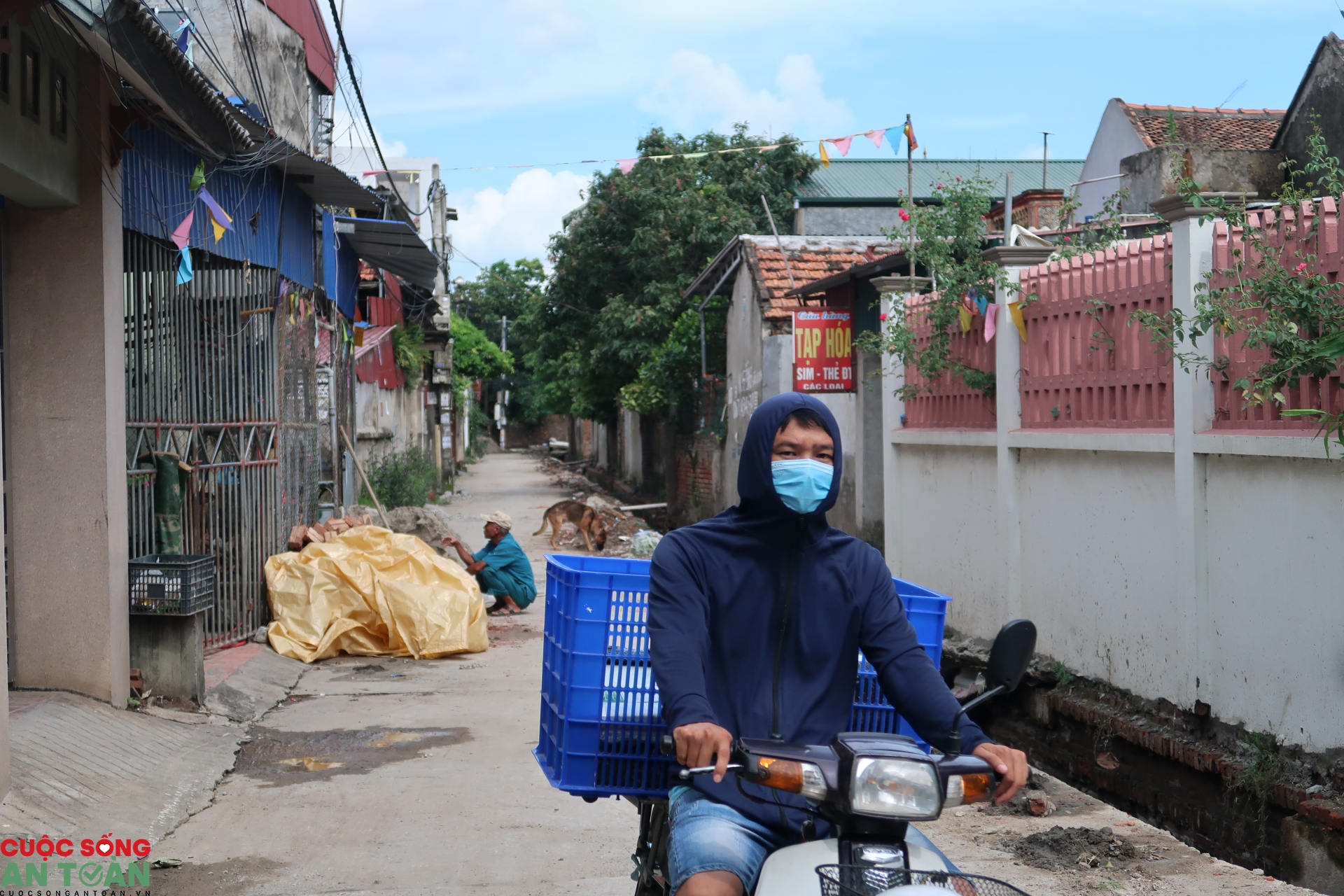 Bên trong thôn có 10 công nhân cách ly vì liên quan đến BN785 ben trong thon co 10 cong nhan cach ly vi lien quan den bn785 3