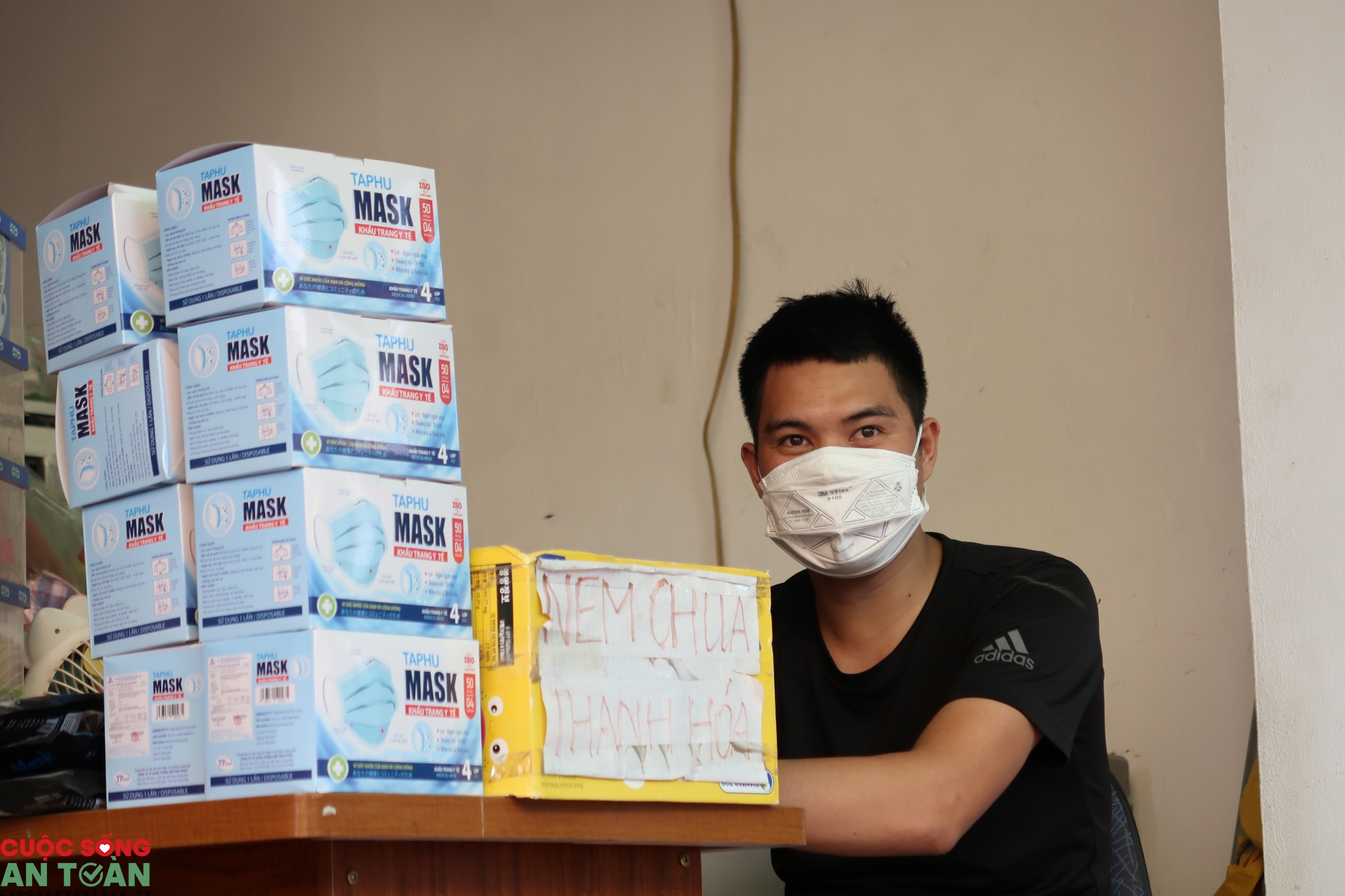 Bên trong thôn có 10 công nhân cách ly vì liên quan đến BN785 ben trong thon co 10 cong nhan cach ly vi lien quan den bn785 4