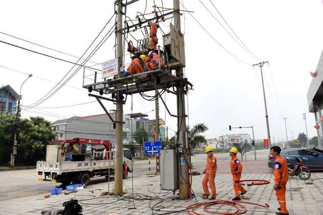 Đảm bảo an toàn điện mùa mưa bão: Xây dựng phương án xử lý cho từng tình huống cụ thể Đảm bảo an toàn điện mùa mưa bão: Xây dựng phương án xử lý cho từng tình huống cụ thể