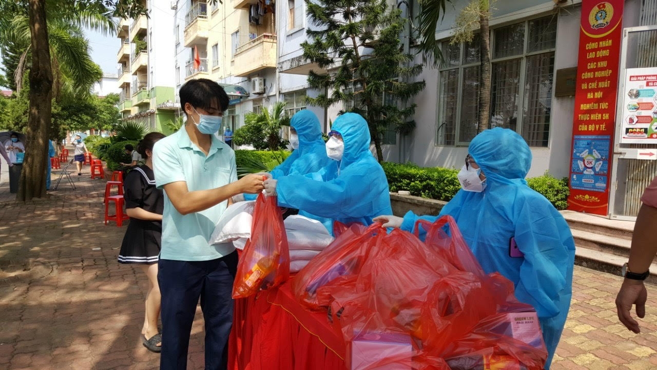 Công nhân khó khăn được hỗ trợ khẩn cấp