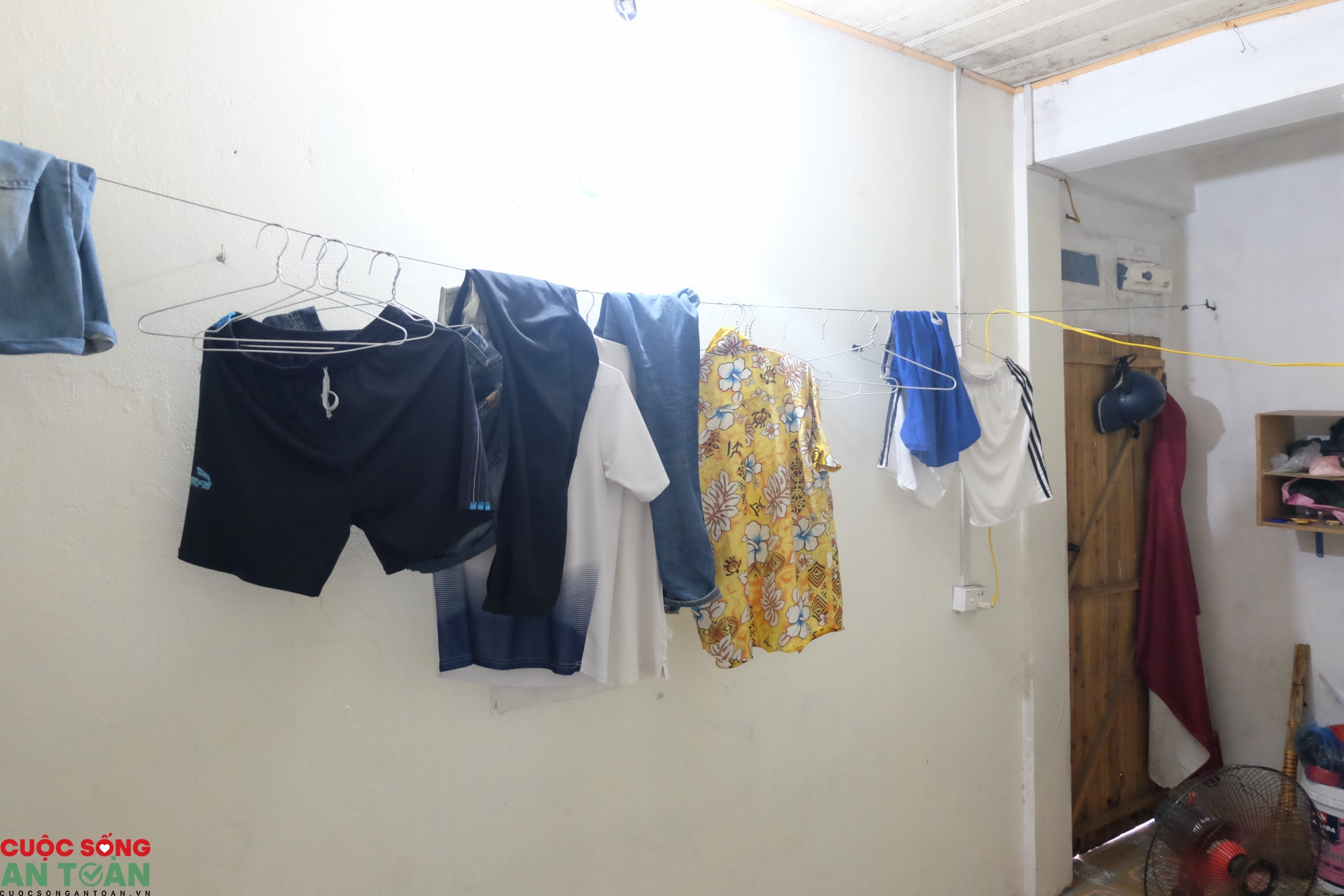 Cuộc sống của một công nhân làm bố đơn thân Cuộc sống của một công nhân làm bố đơn thân