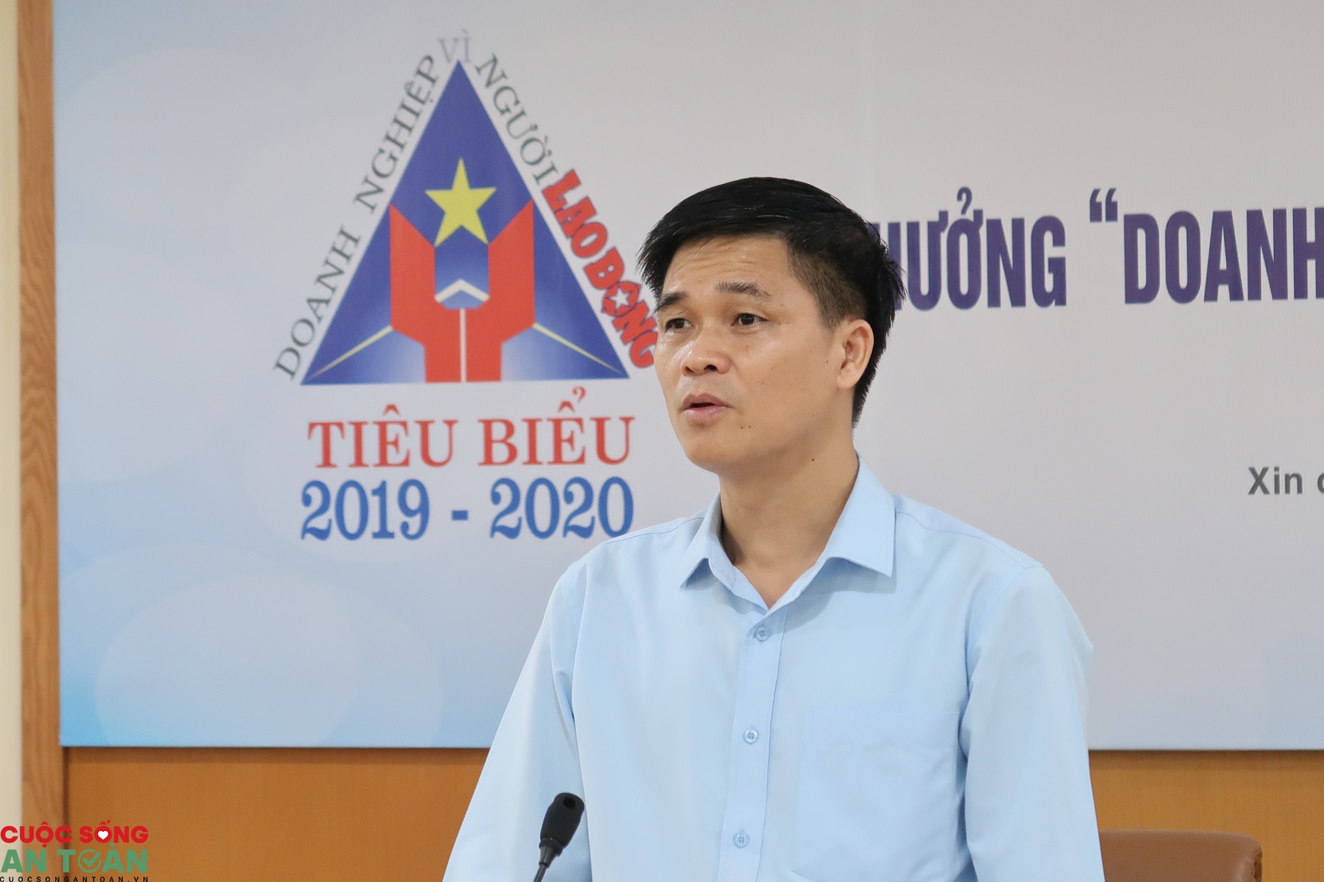 8 doanh nghiệp nhận giải thưởng “Doanh nghiệp tiêu biểu vì người lao động” lần thứ II 8 doanh nghiệp nhận giải thưởng “Doanh nghiệp tiêu biểu vì người lao động” lần thứ II