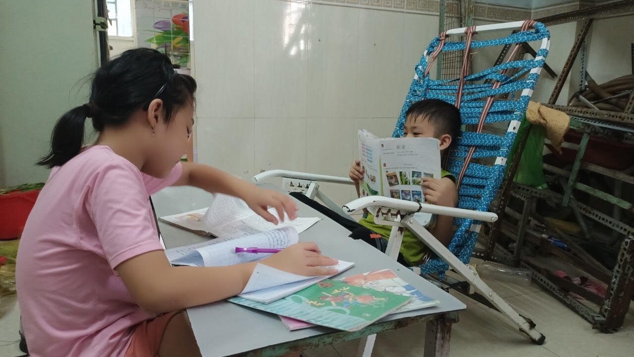 Phụ huynh loay hoay khi con kẹt lại Sài Gòn Phụ huynh loay hoay khi con kẹt lại Sài Gòn