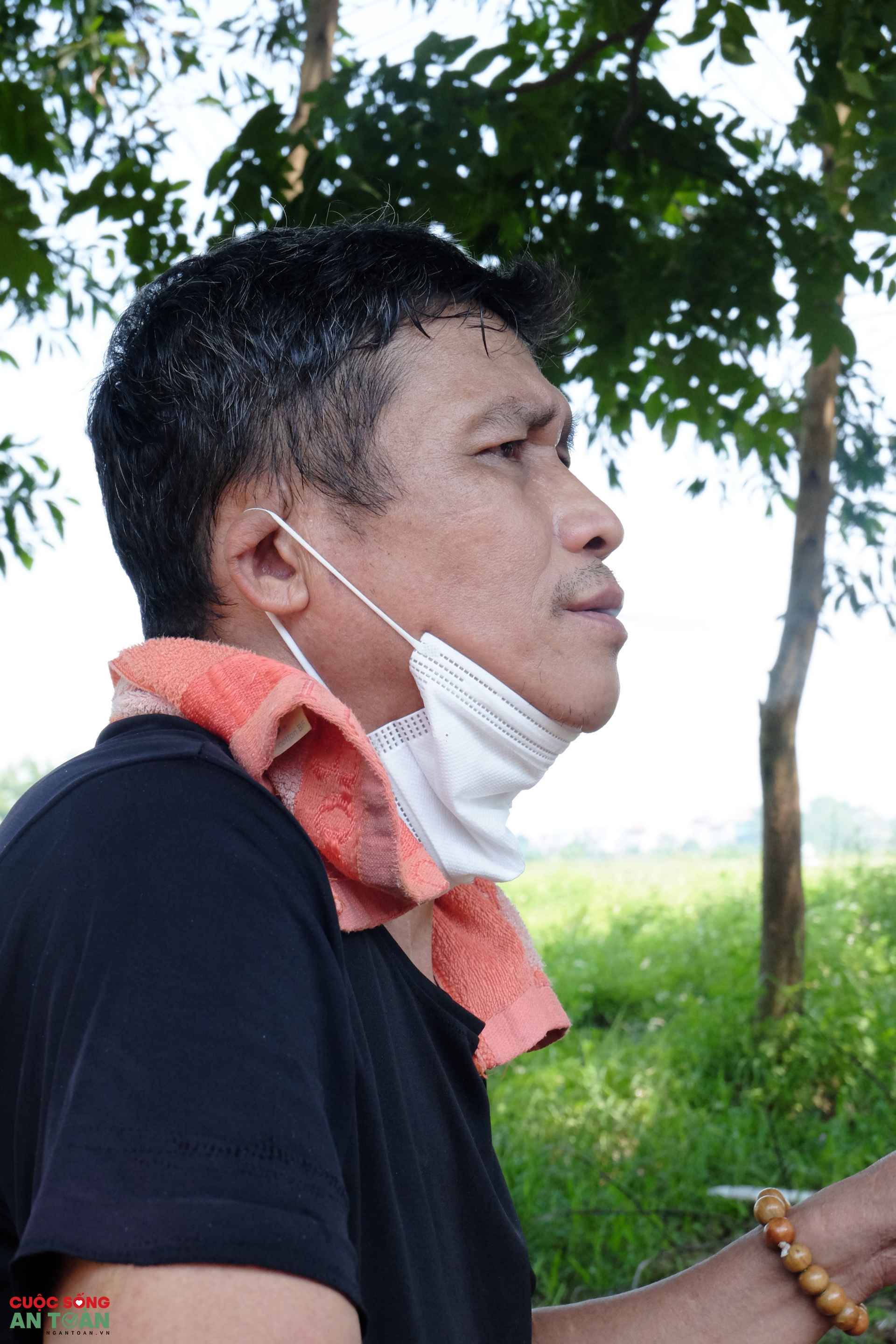 Những cuộc hồi hương lặng lẽ - Bài 1: Ngủ vạ vật lề đường, hái lá cây làm chiếu Những cuộc hồi hương lặng lẽ - Bài 1: Ngủ vạ vật lề đường, hái lá cây làm chiếu