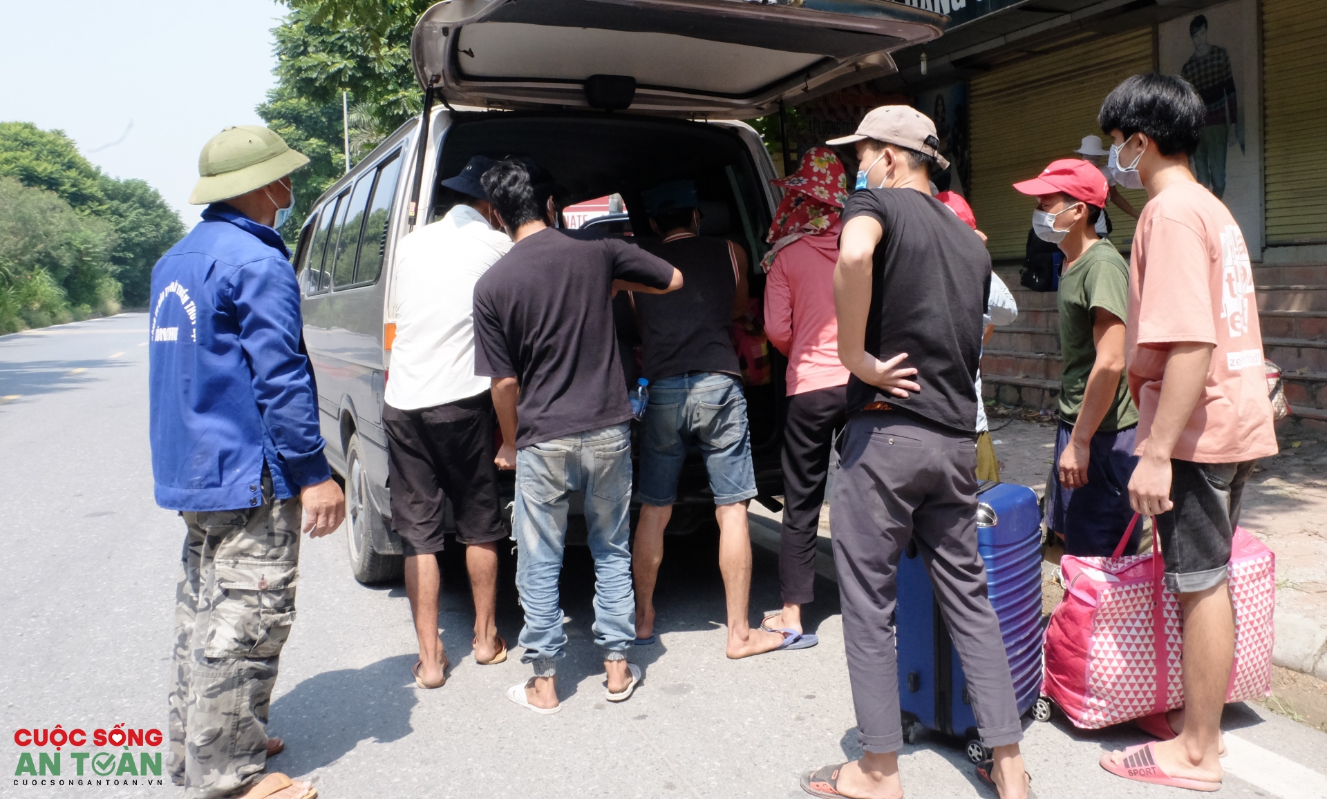 Những cuộc hồi hương lặng lẽ - Kỳ 2: Giữa đường gặp quý nhân Những cuộc hồi hương lặng lẽ - Kỳ 2: Giữa đường gặp quý nhân