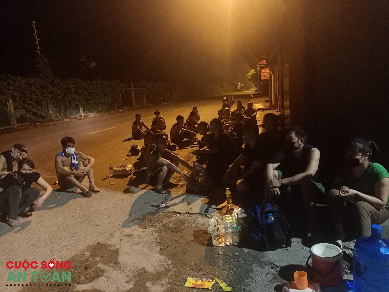 Những cuộc hồi hương lặng lẽ - Kỳ 2: Giữa đường gặp quý nhân Những cuộc hồi hương lặng lẽ - Kỳ 2: Giữa đường gặp quý nhân