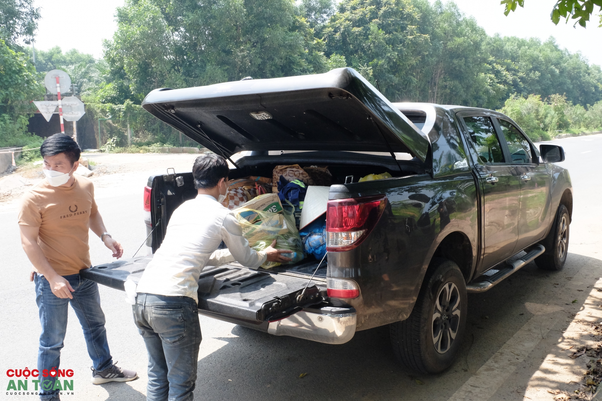 Những cuộc hồi hương lặng lẽ - Kỳ 2: Giữa đường gặp quý nhân Những cuộc hồi hương lặng lẽ - Kỳ 2: Giữa đường gặp quý nhân