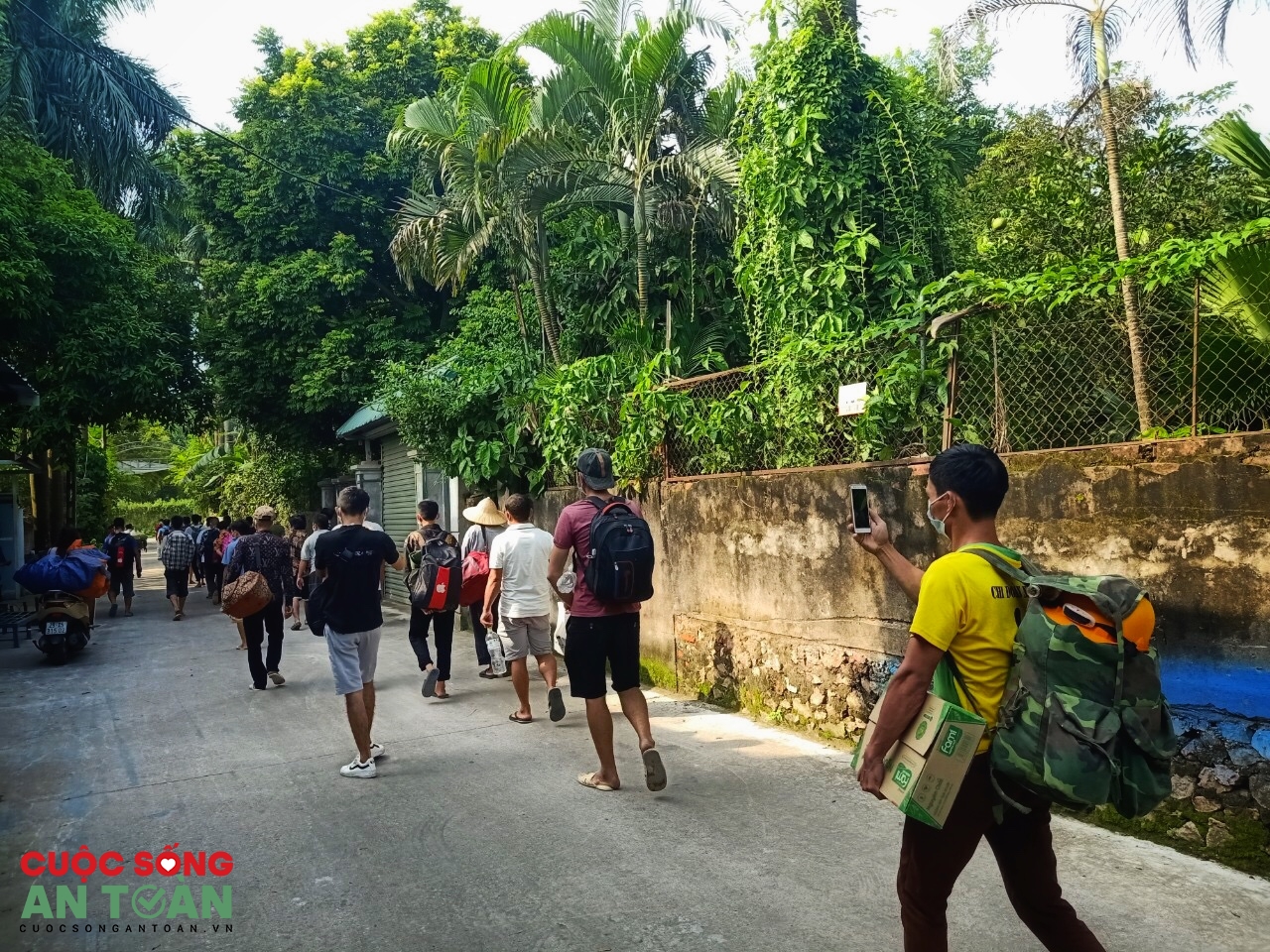 Những cuộc hồi hương lặng lẽ - Kỳ 3: Cần đảm bảo an toàn phòng chống dịch Những cuộc hồi hương lặng lẽ - Kỳ 3: Cần đảm bảo an toàn phòng chống dịch