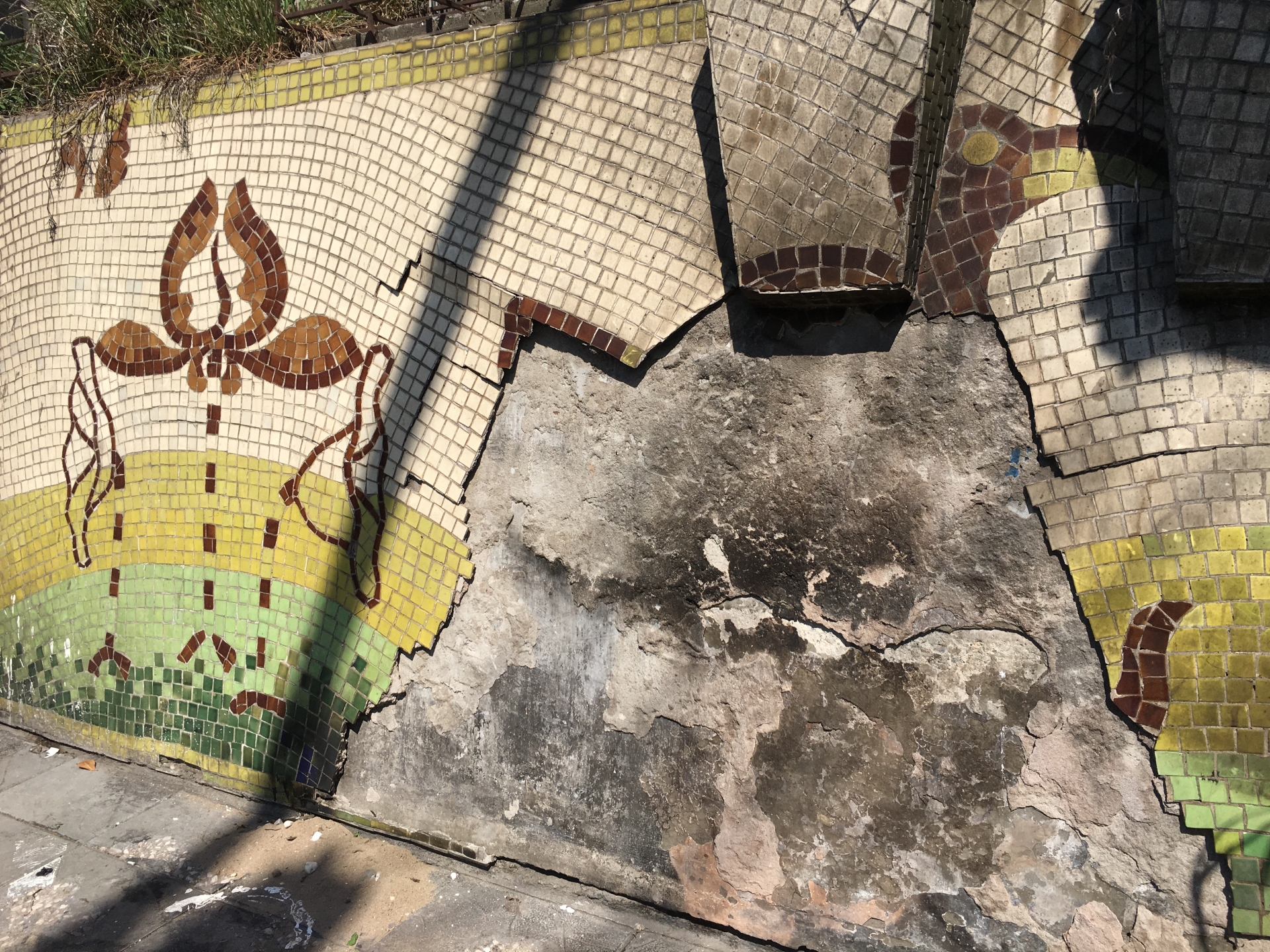 con duong gom su o ha noi dang xuong cap te hai ra sao