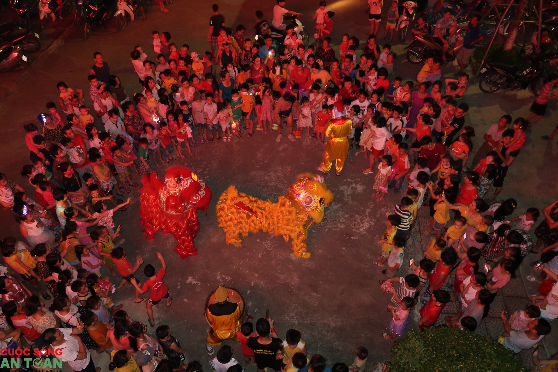 Tết Trung thu tại thôn Bầu: Niềm vui trọn vẹn Tết Trung thu tại thôn Bầu: Niềm vui trọn vẹn