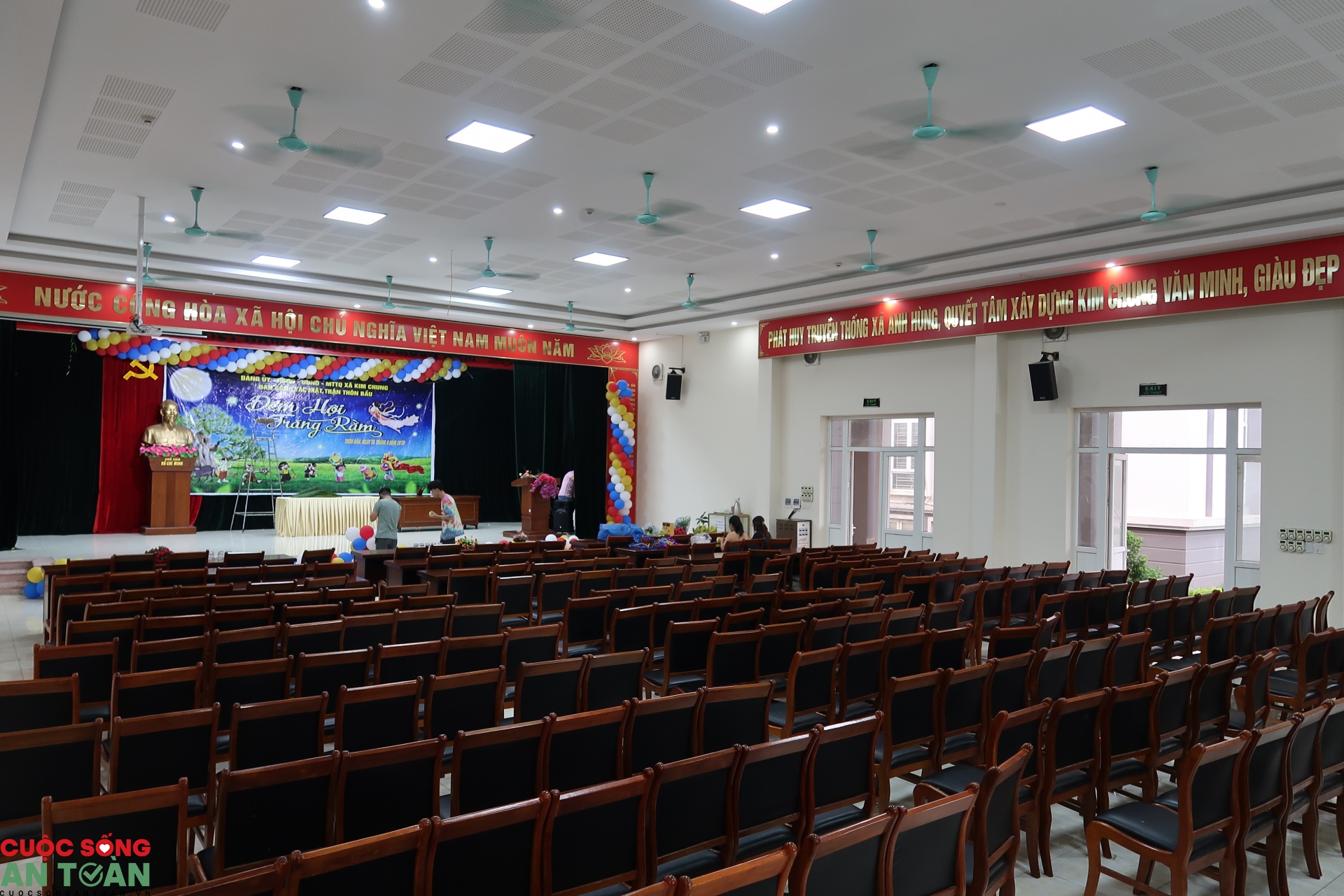 Tết Trung thu tại thôn Bầu: Niềm vui trọn vẹn Tết Trung thu tại thôn Bầu: Niềm vui trọn vẹn