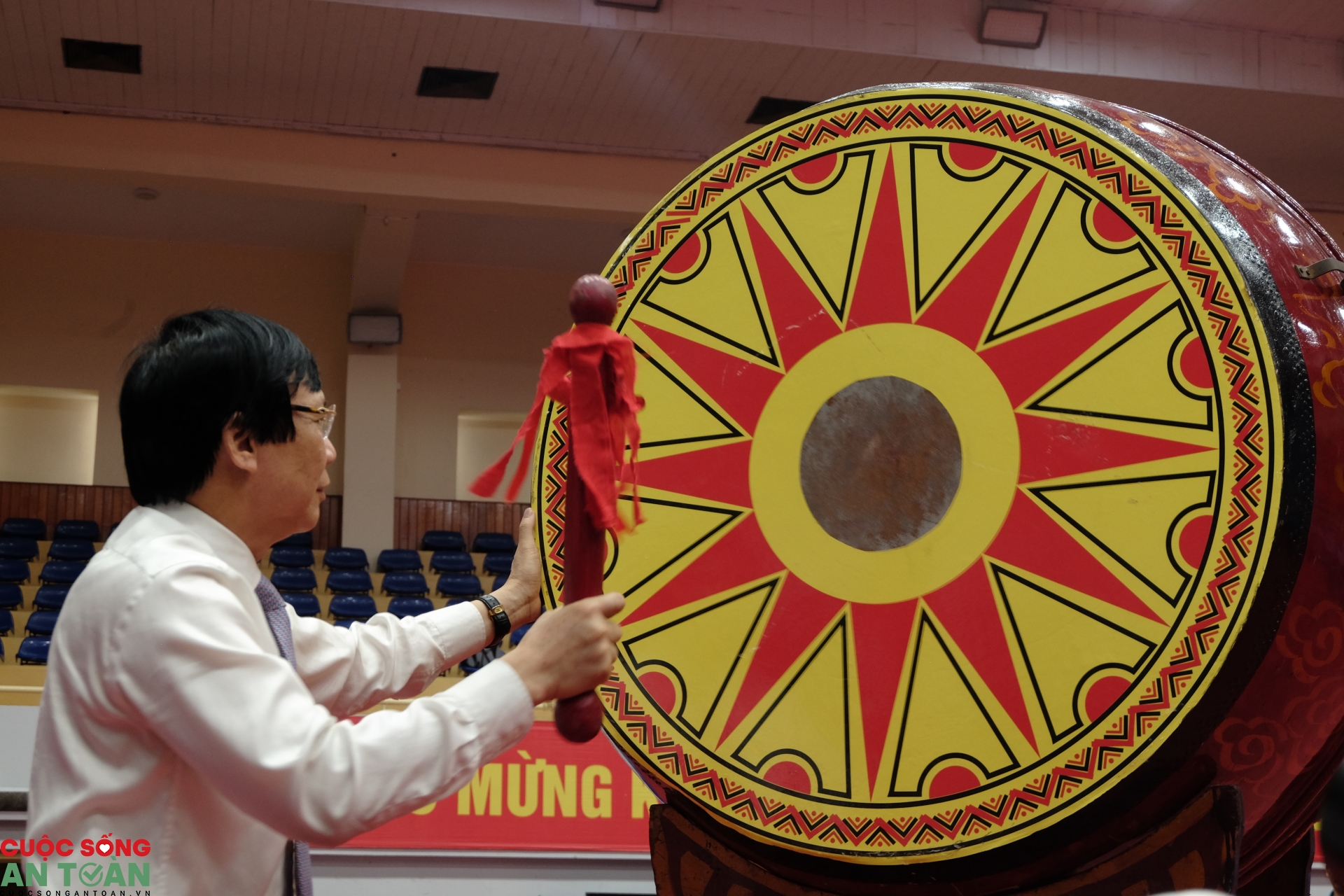 Hơn 200 VĐV tranh tài tại Giải Bóng bàn Cúp Hội Nhà báo Việt Nam lần thứ XIV Hơn 200 VĐV tranh tài tại Giải Bóng bàn Cúp Hội Nhà báo Việt Nam lần thứ XIV