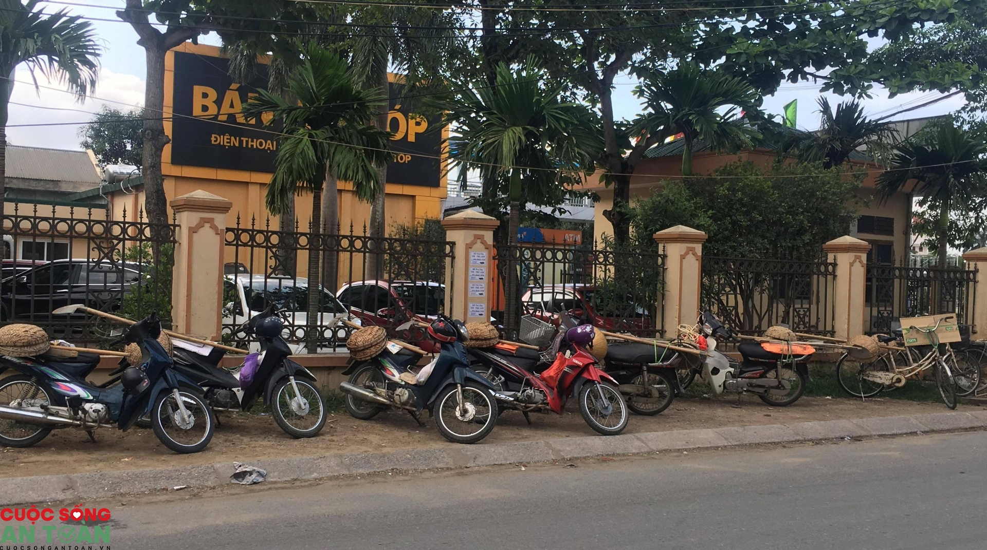 Gian nan đời cửu vạn Gian nan đời cửu vạn