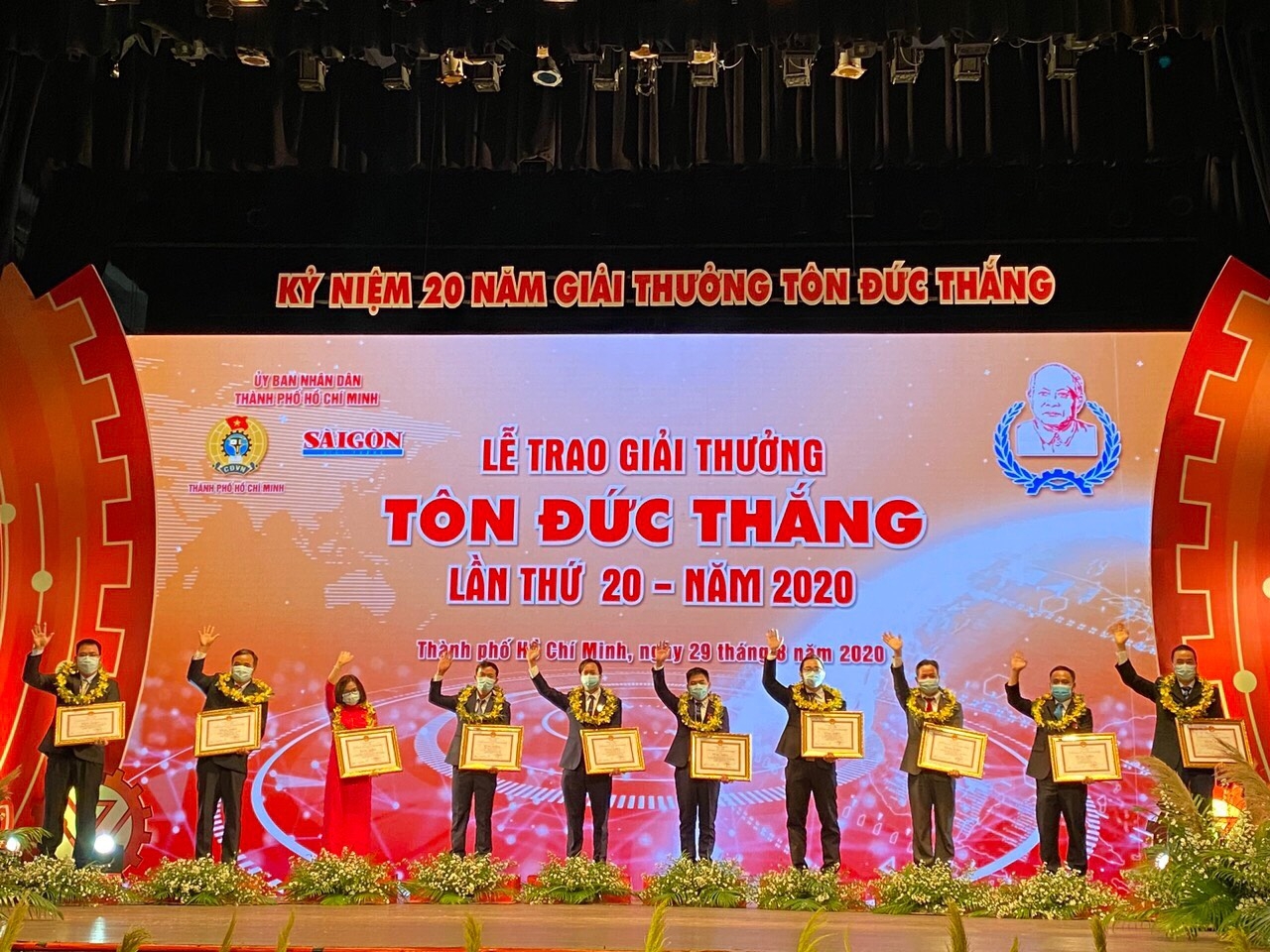 Công nhân lao động TP HCM với phong trào thi đua "Lao động giỏi, lao động sáng tạo"