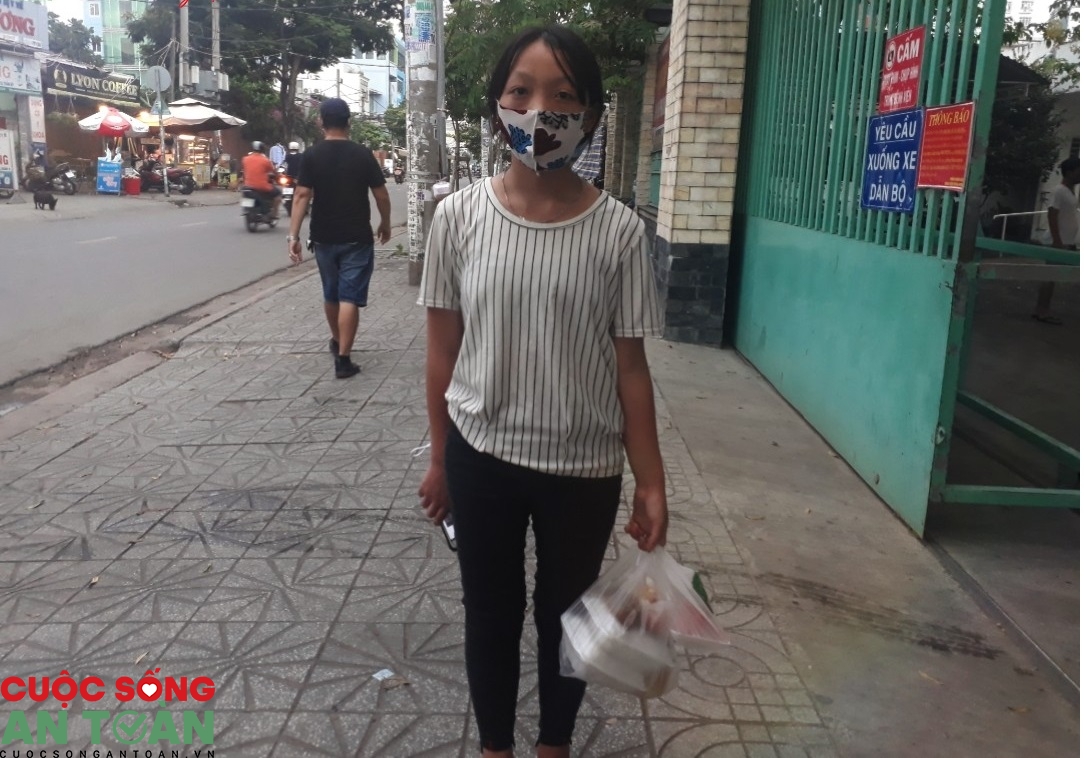 Hành trình đổi đời của cô bé người H'Mông Sùng Thị Giàng Hành trình đổi đời của cô bé người H'Mông Sùng Thị Giàng