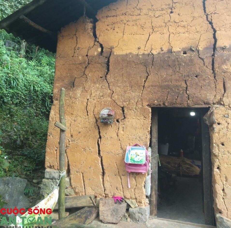 Hành trình đổi đời của cô bé người H'Mông Sùng Thị Giàng Hành trình đổi đời của cô bé người H'Mông Sùng Thị Giàng