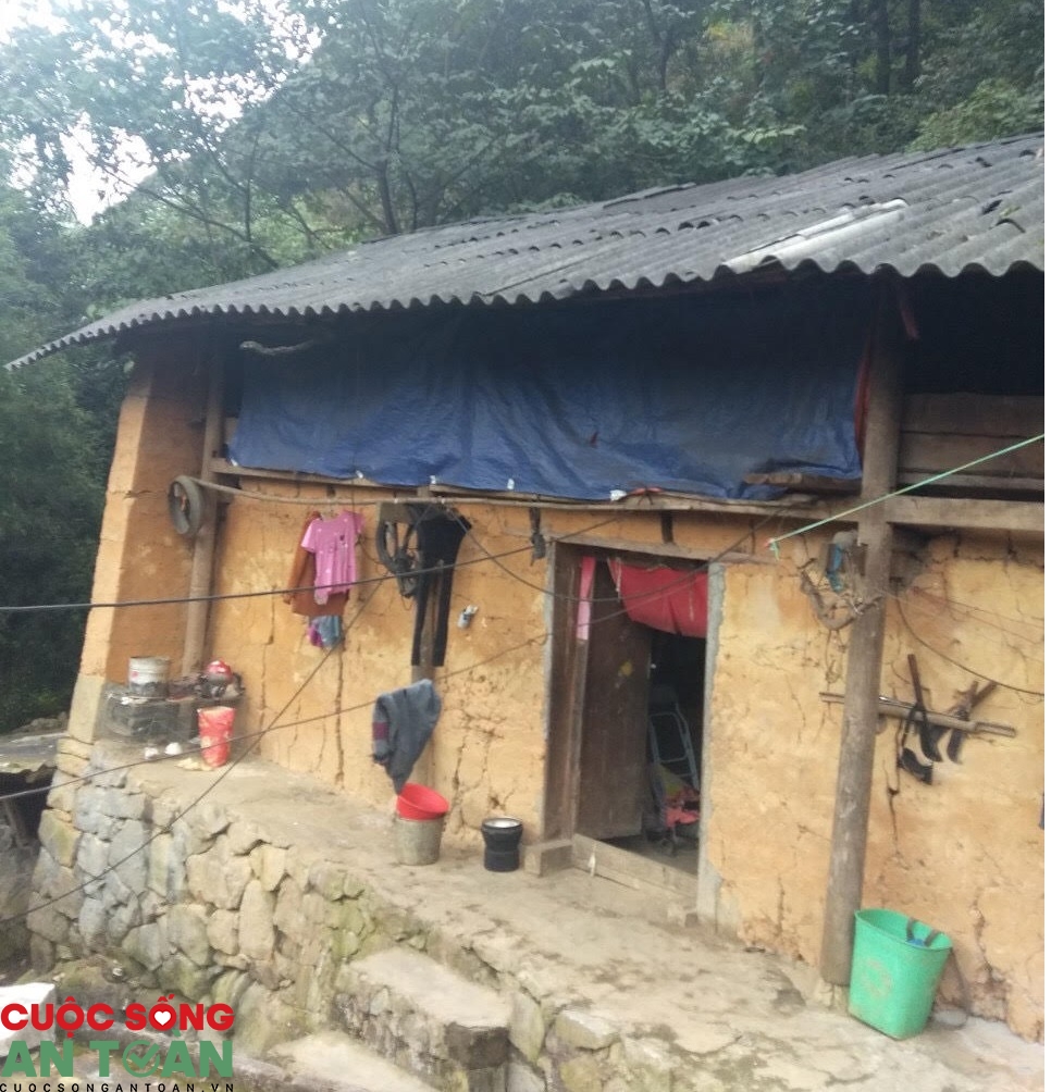 Hành trình đổi đời của cô bé người H'Mông Sùng Thị Giàng Hành trình đổi đời của cô bé người H'Mông Sùng Thị Giàng