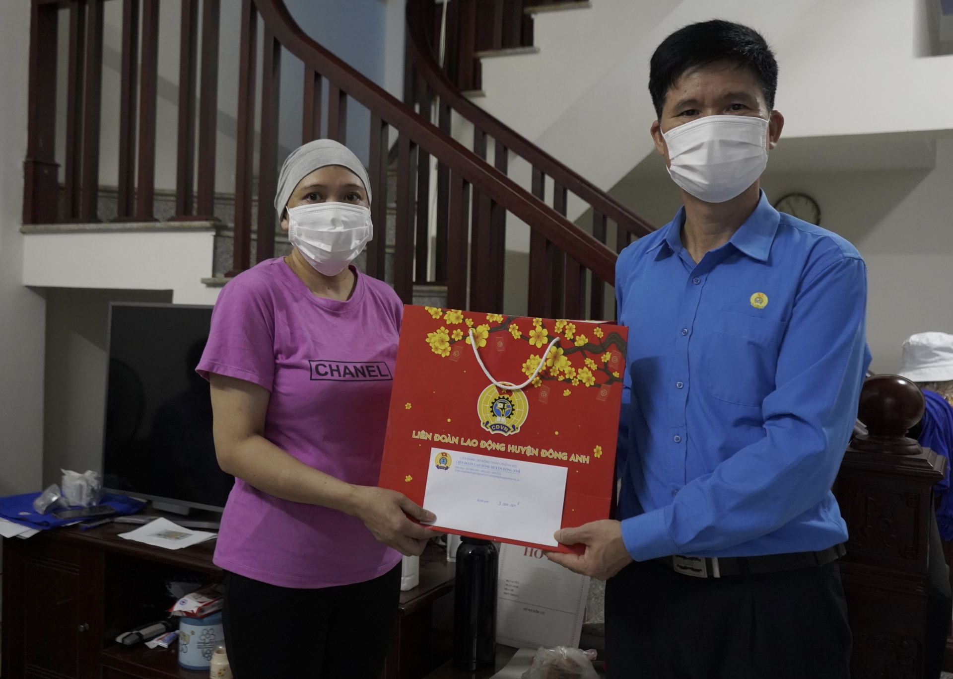 Nữ công nhân mắc bệnh hiểm nghèo đã được Công ty Ô tô 1-5 chốt sổ BHXH