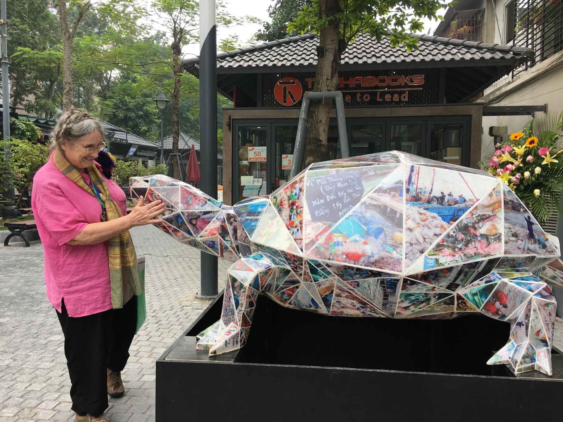 Triển lãm Davines Art Series 7: Rác thải nhựa làm chất liệu cho tác phẩm nghệ thuật trien lam davines art series 7 rac thai nhua lam chat lieu cho tac pham nghe thuat