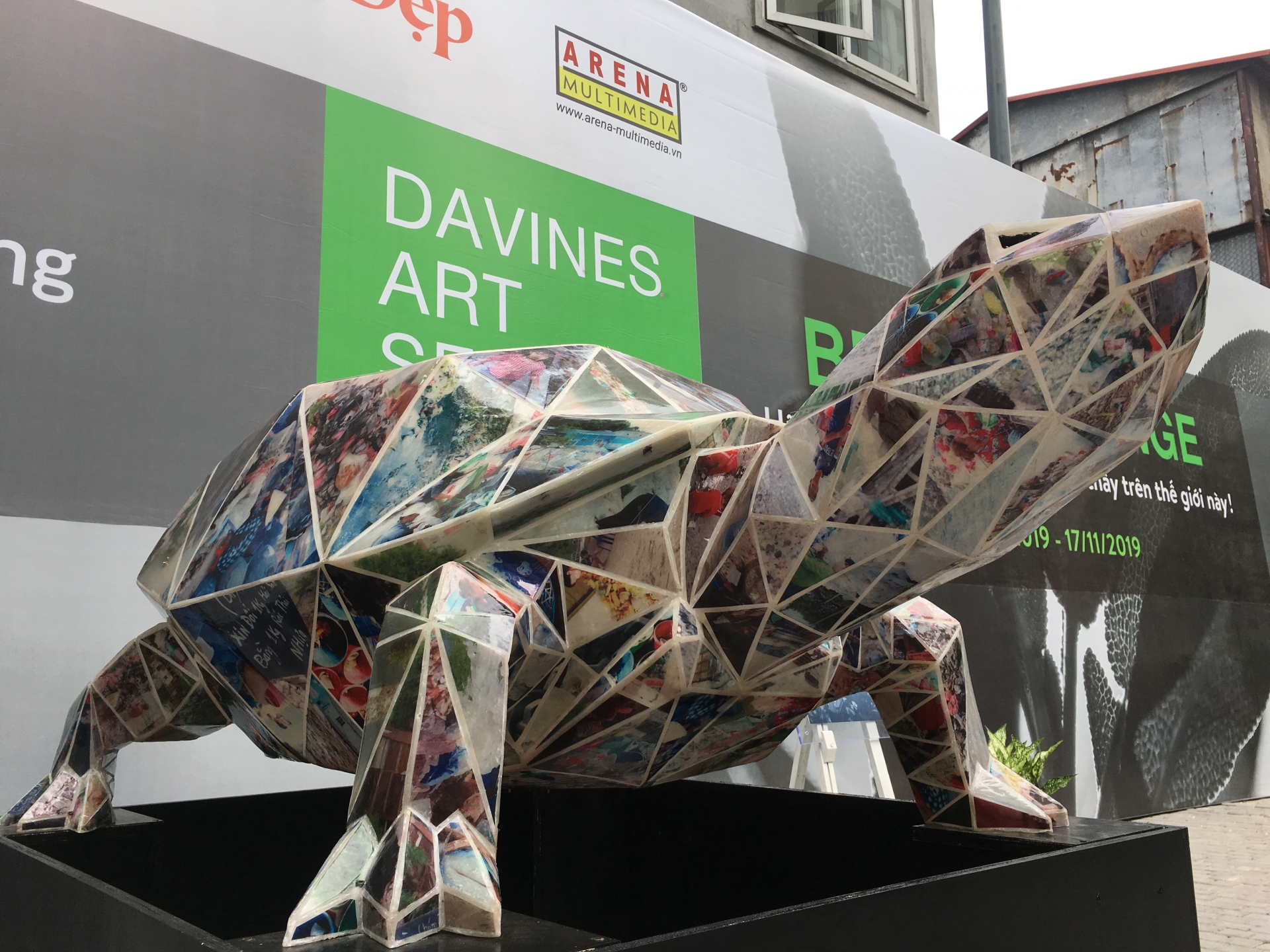 Triển lãm Davines Art Series 7: Rác thải nhựa làm chất liệu cho tác phẩm nghệ thuật trien lam davines art series 7 rac thai nhua lam chat lieu cho tac pham nghe thuat