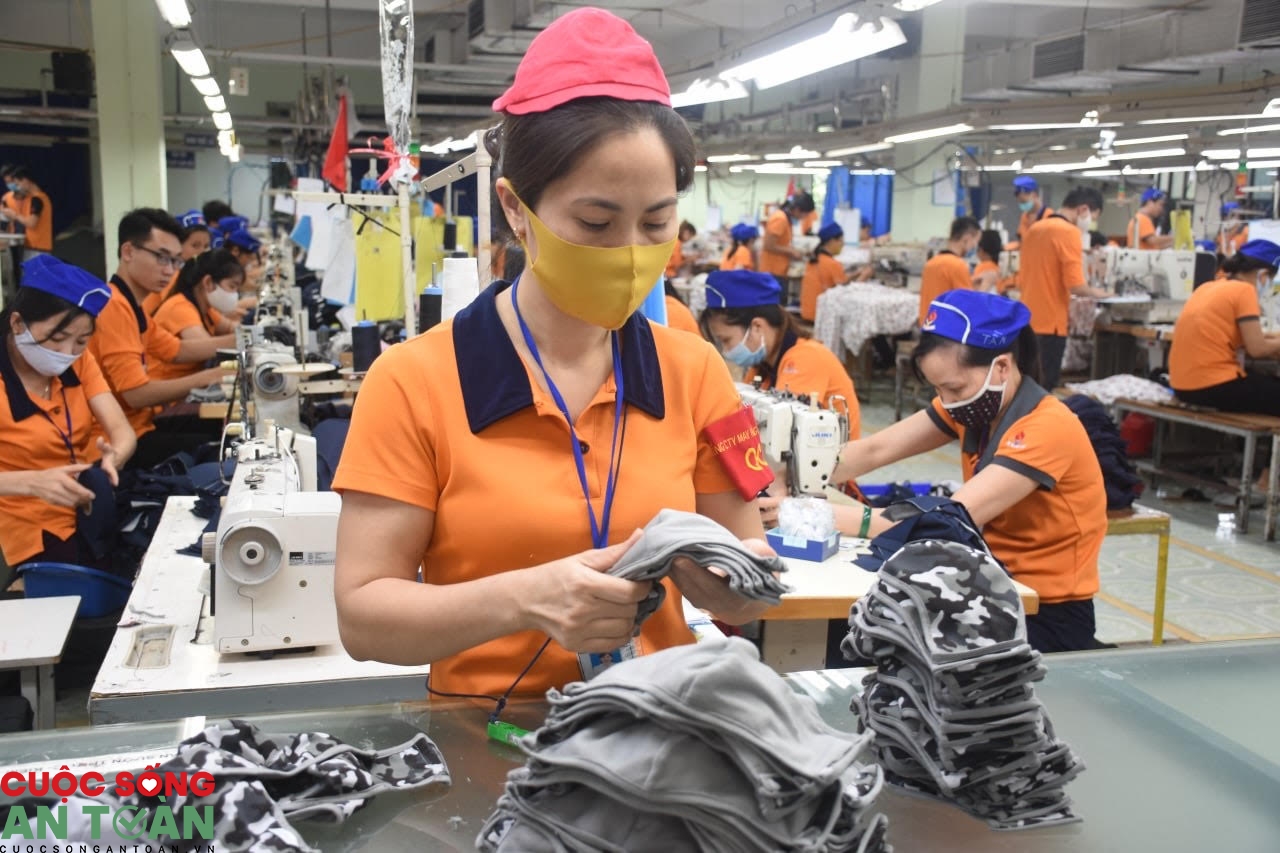 Một nghề cho chín còn hơn chín nghề - Bài 1: Nghề may – Chăm làm thì sẽ có ăn