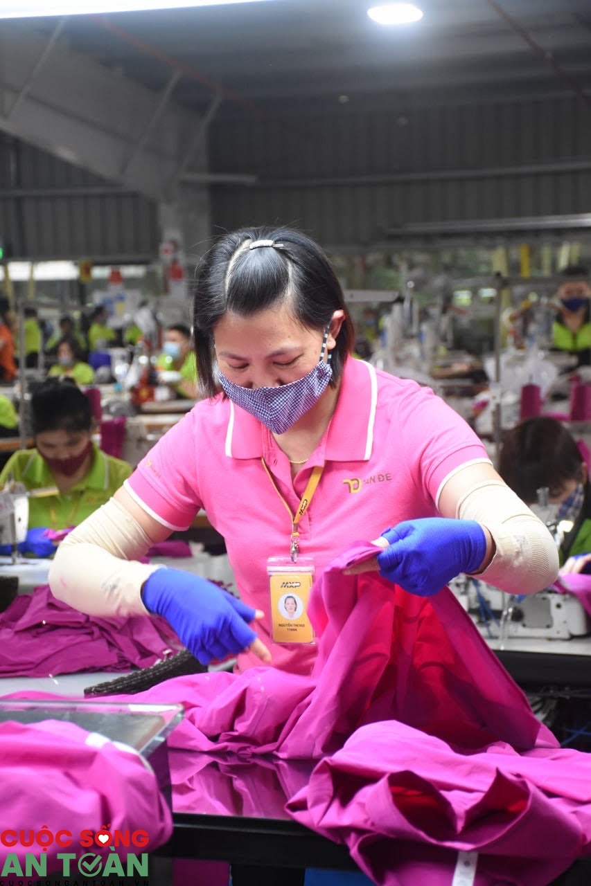 Một nghề cho chín còn hơn chín nghề - Bài 1: Nghề may – Chăm làm thì sẽ có ăn