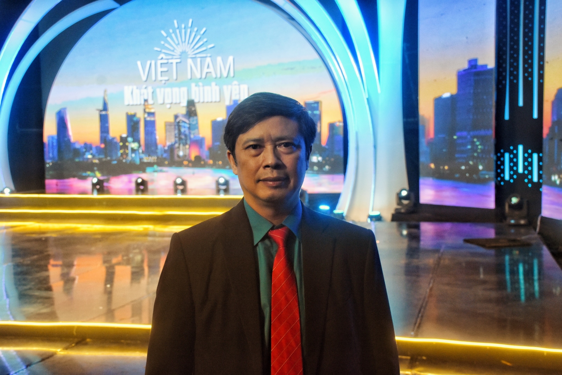 "Cán bộ công đoàn trở thành lực lượng tiên phong phòng chống dịch COVID-19"