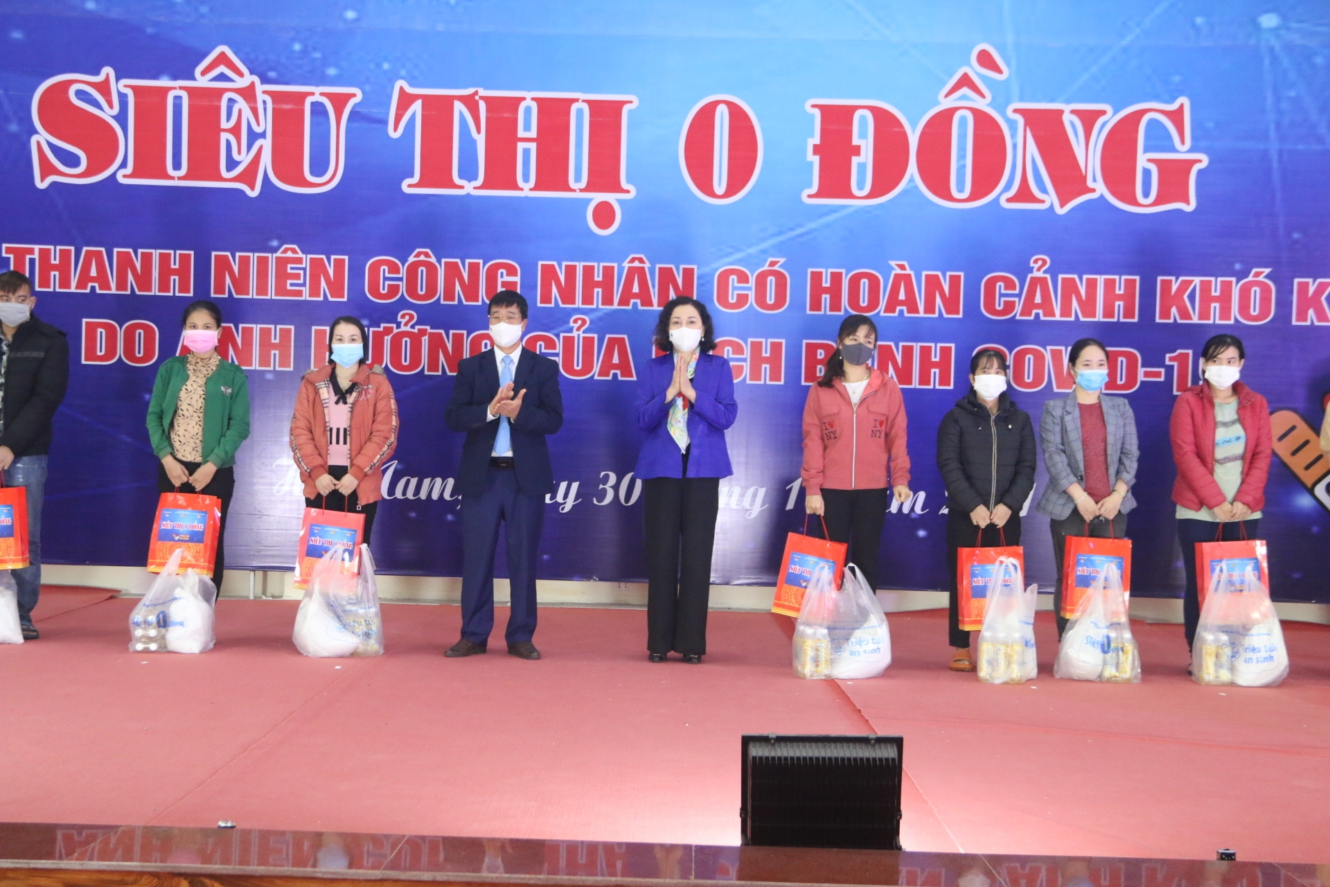 Phong trào thi đua đặc biệt của Công đoàn Hà Nam vượt qua đại dịch Covid-19 Phong trào thi đua đặc biệt của Công đoàn Hà Nam vượt qua đại dịch Covid-19
