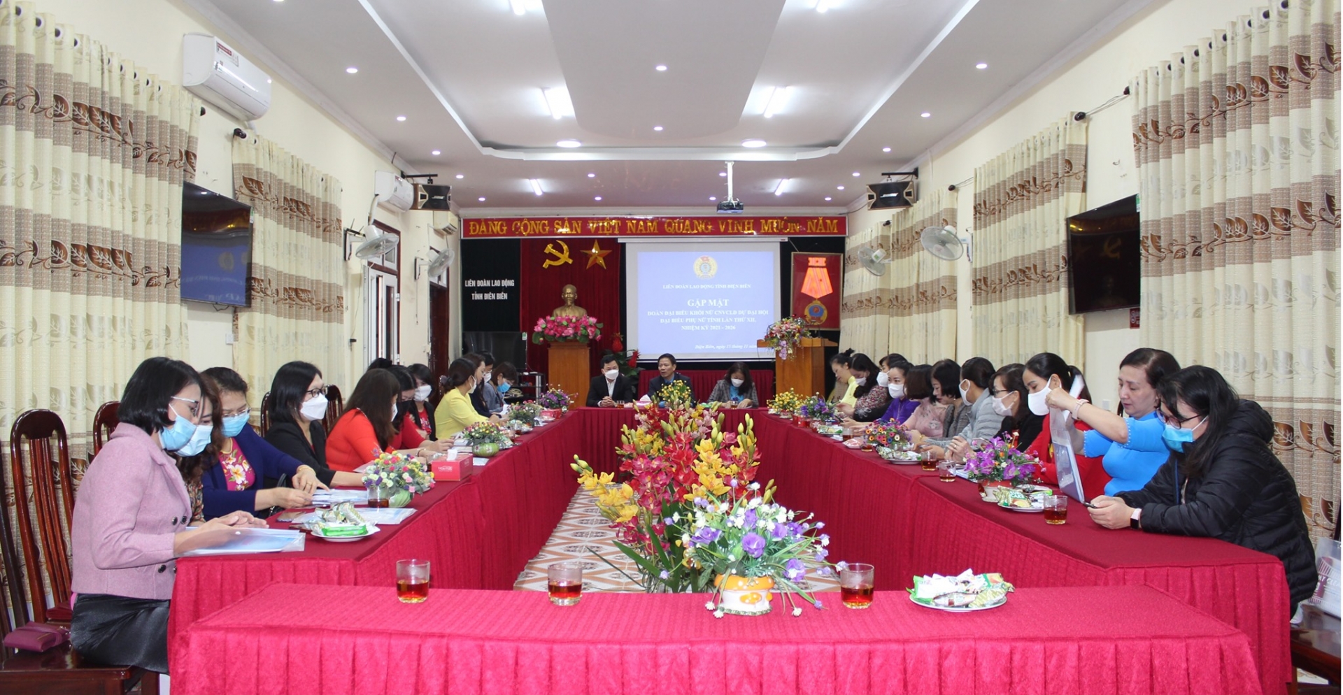 Điện Biên: Gặp mặt đoàn đại biểu khối nữ CNVCLĐ, nữ cán bộ công đoàn chuyên trách Điện Biên: Gặp mặt đoàn đại biểu khối nữ CNVCLĐ, nữ cán bộ công đoàn chuyên trách