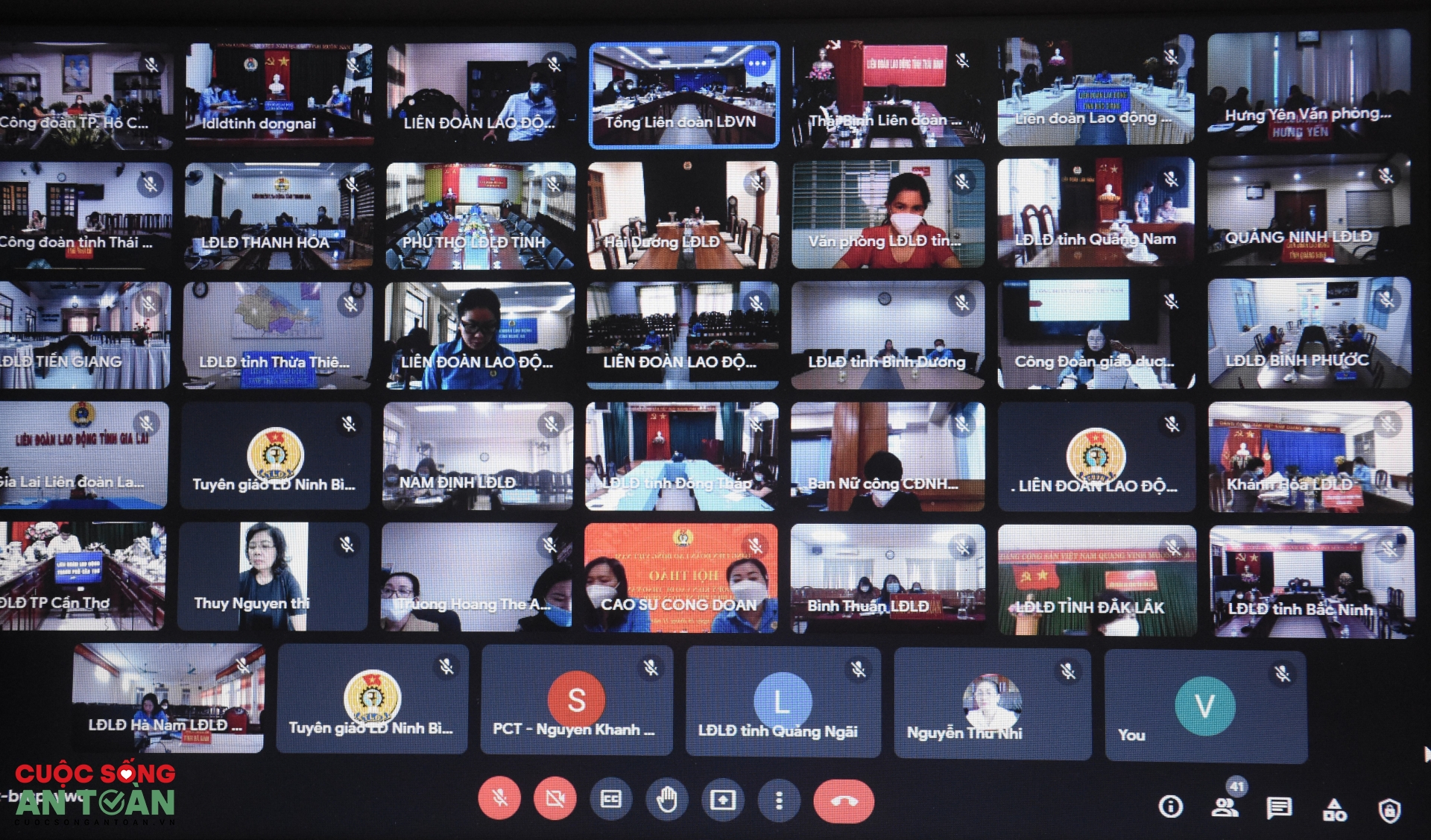 “Cần nâng cao vị thế của lao động nữ trong đời sống xã hội” “Cần nâng cao vị thế của lao động nữ trong đời sống xã hội”
