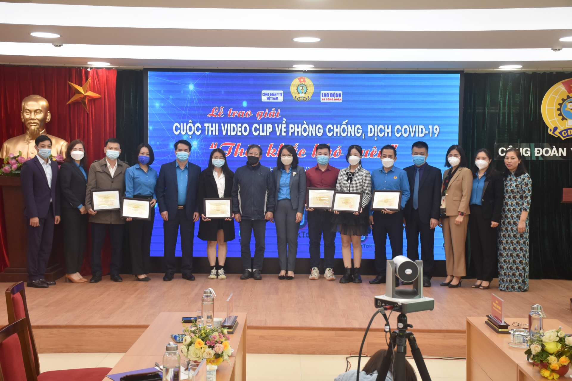 Trao giải cuộc thi video clip “Thời khắc khó quên” Trao giải cuộc thi video clip “Thời khắc khó quên”