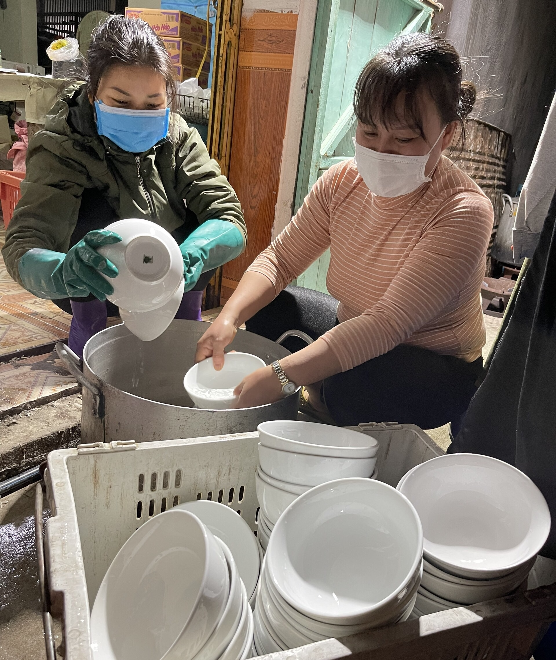 9 công nhân F0, xưởng may thực hiện “3 tại chỗ” 9 công nhân F0, xưởng may thực hiện “3 tại chỗ”