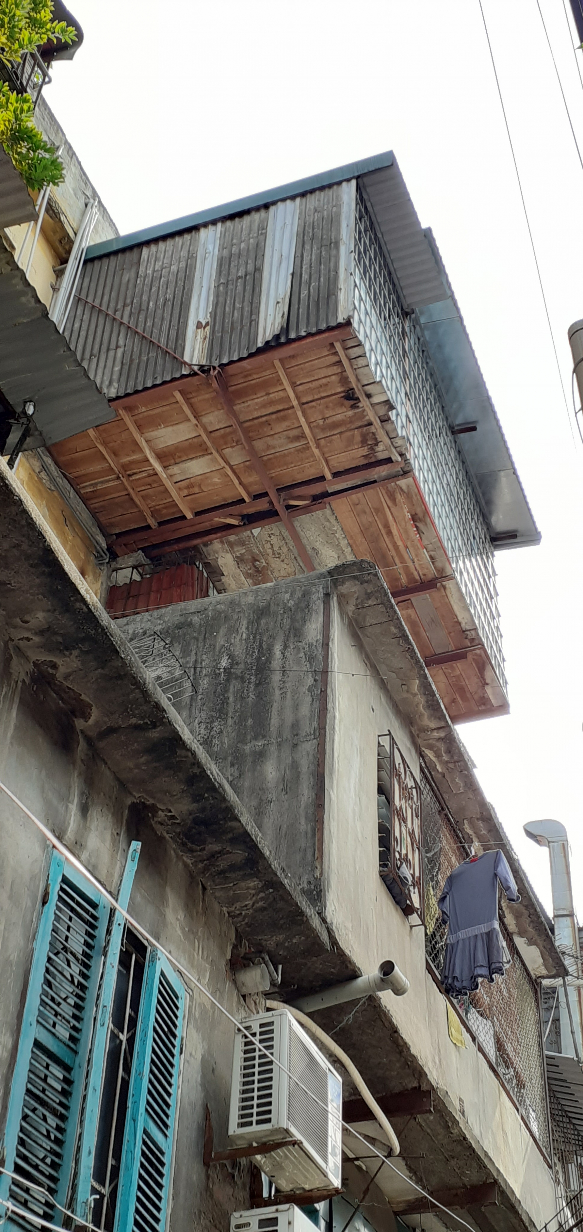 can canh khu tap the nguy hiem cap do d giua long ha noi