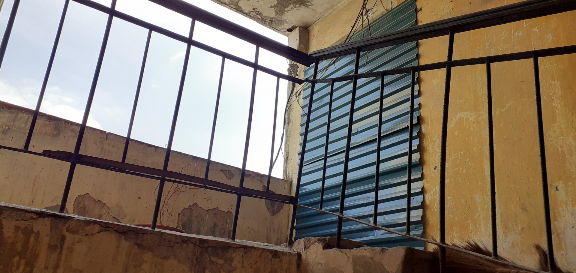 can canh khu tap the nguy hiem cap do d giua long ha noi