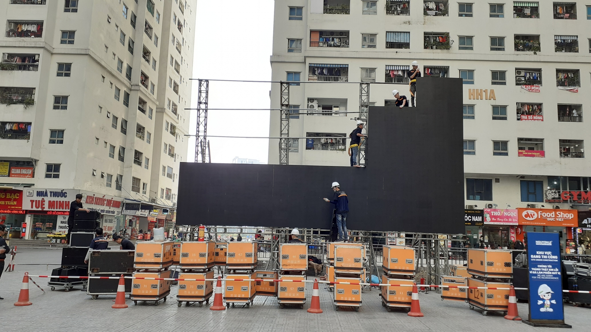 chung cu hh linh dam lap man hinh chieu 45m2 tiep lua u22 viet nam