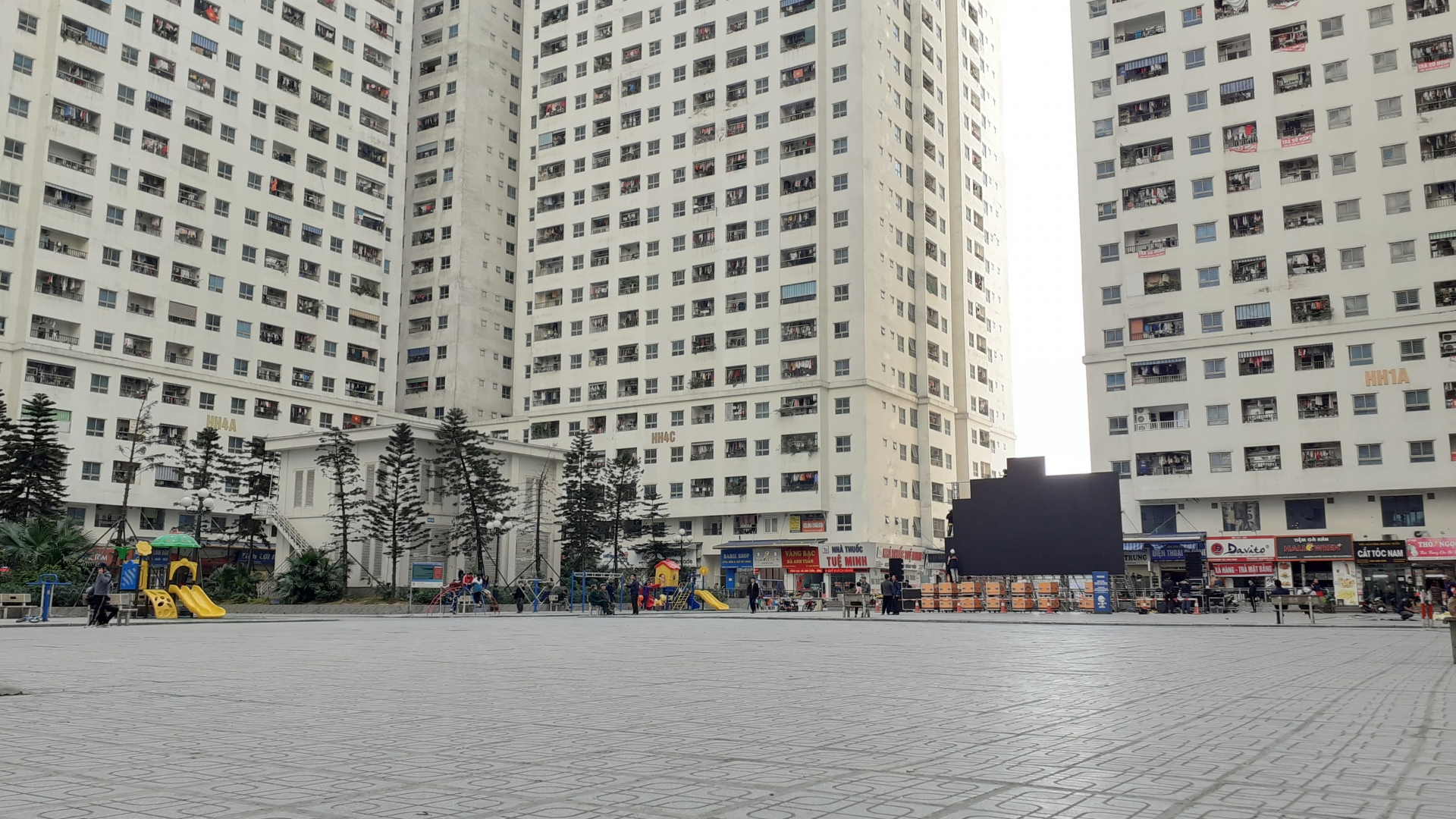 chung cu hh linh dam lap man hinh chieu 45m2 tiep lua u22 viet nam