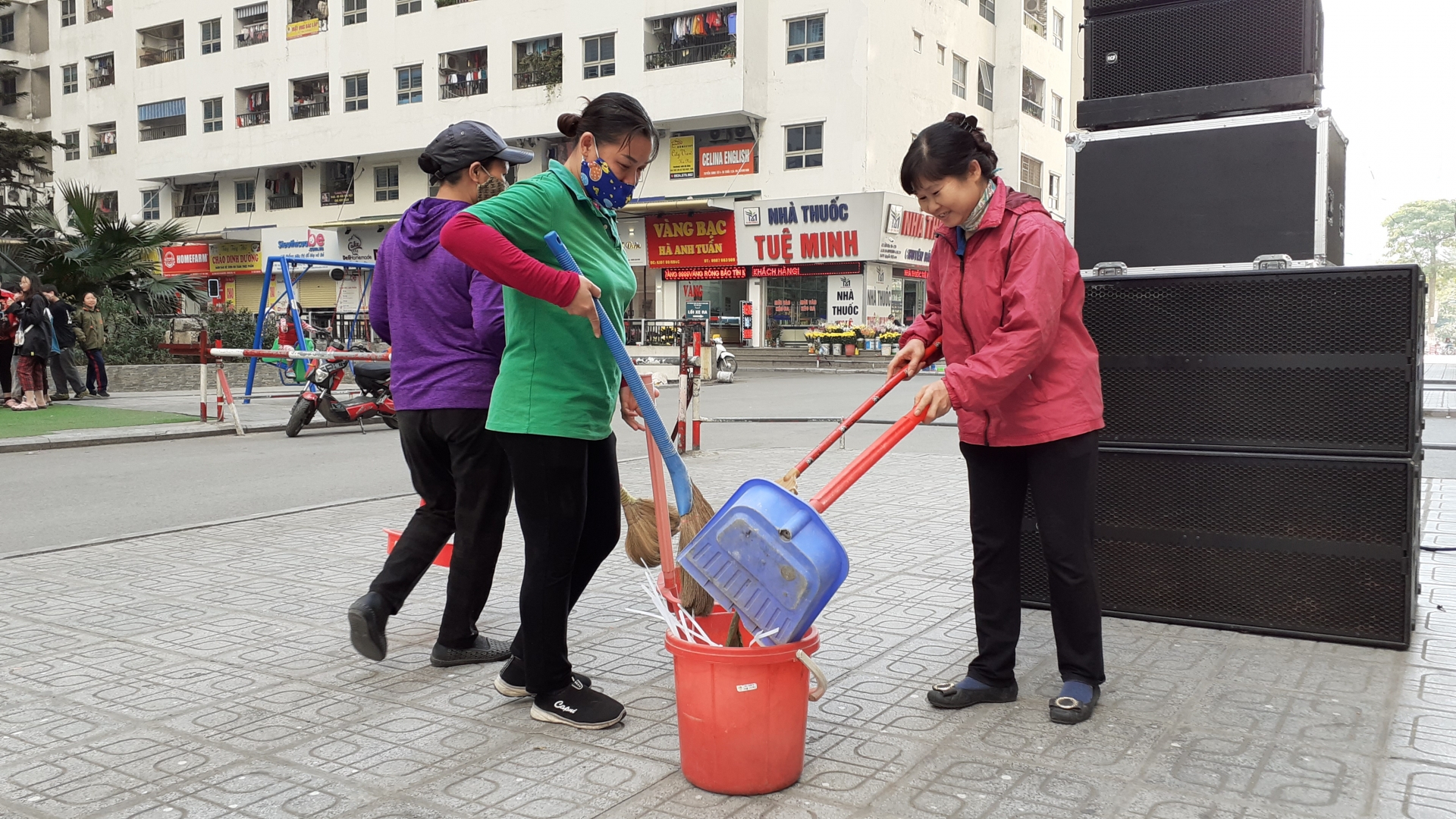 chung cu hh linh dam lap man hinh chieu 45m2 tiep lua u22 viet nam