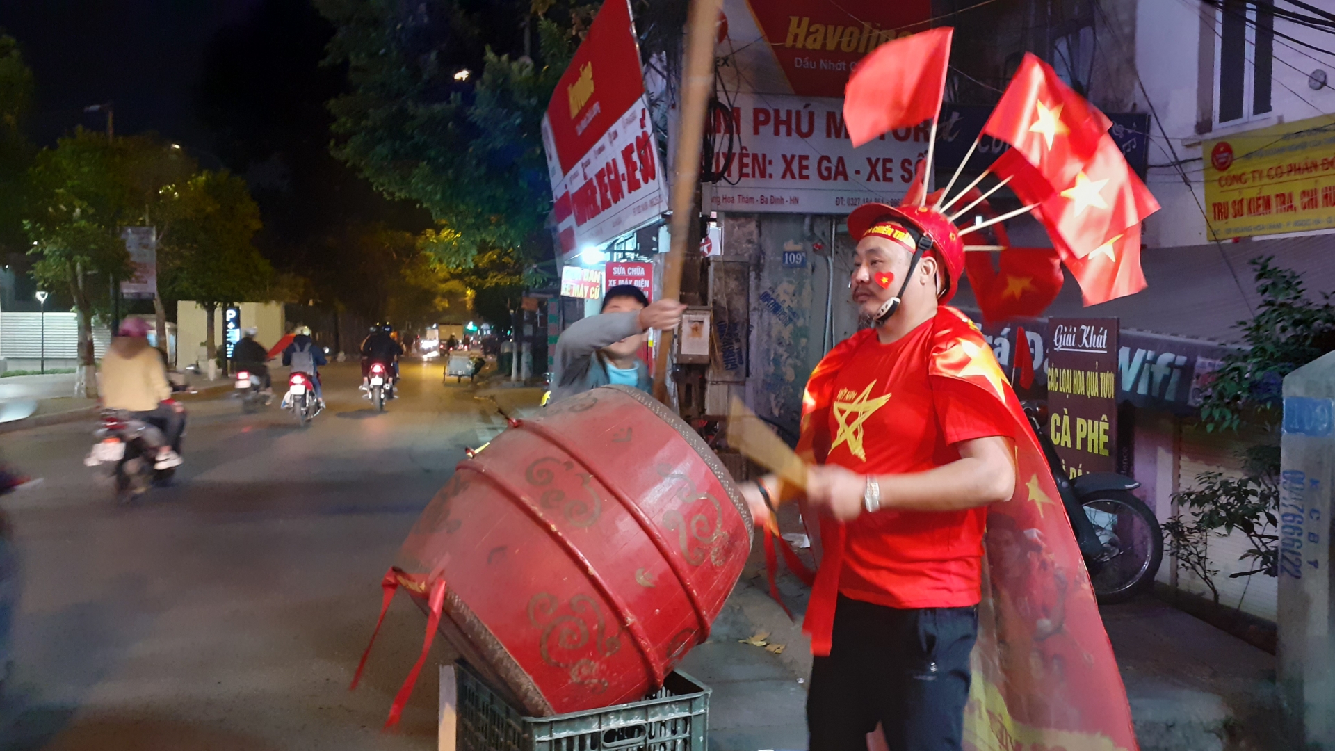 ha noi phat cuong voi chien thang cua doi tuyen u22 viet nam