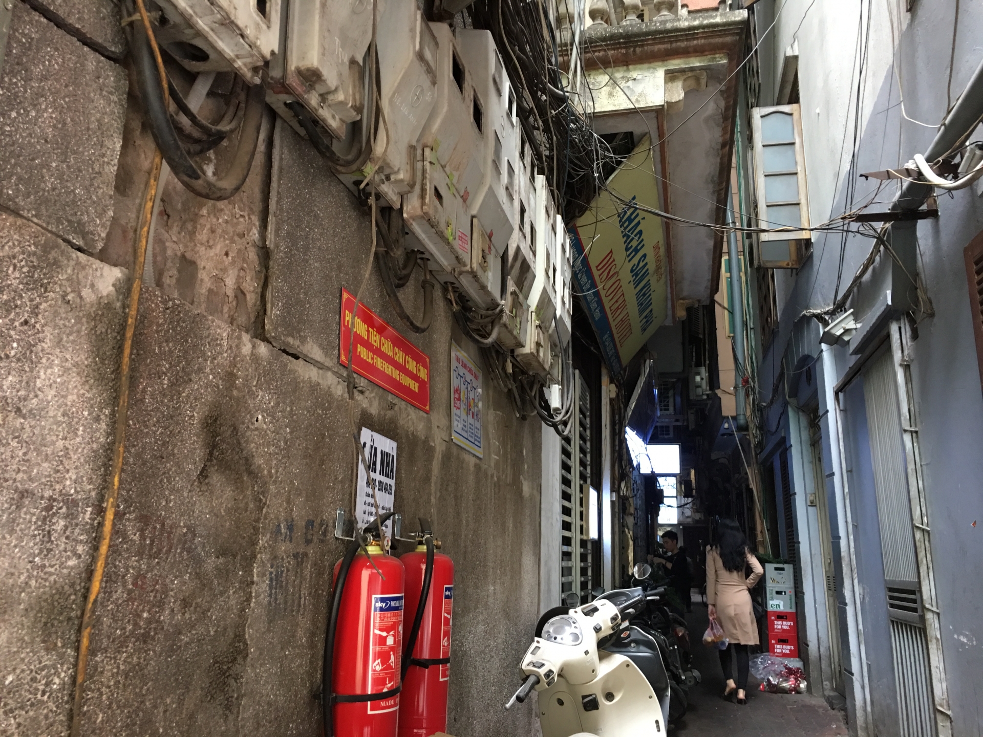 Phố cổ Hà Nội được trang bị phương tiện chữa cháy trong từng ngõ ngách cu dan pho co ha noi duoc trang bi phuong tien chua chay trong tung ngo ngach