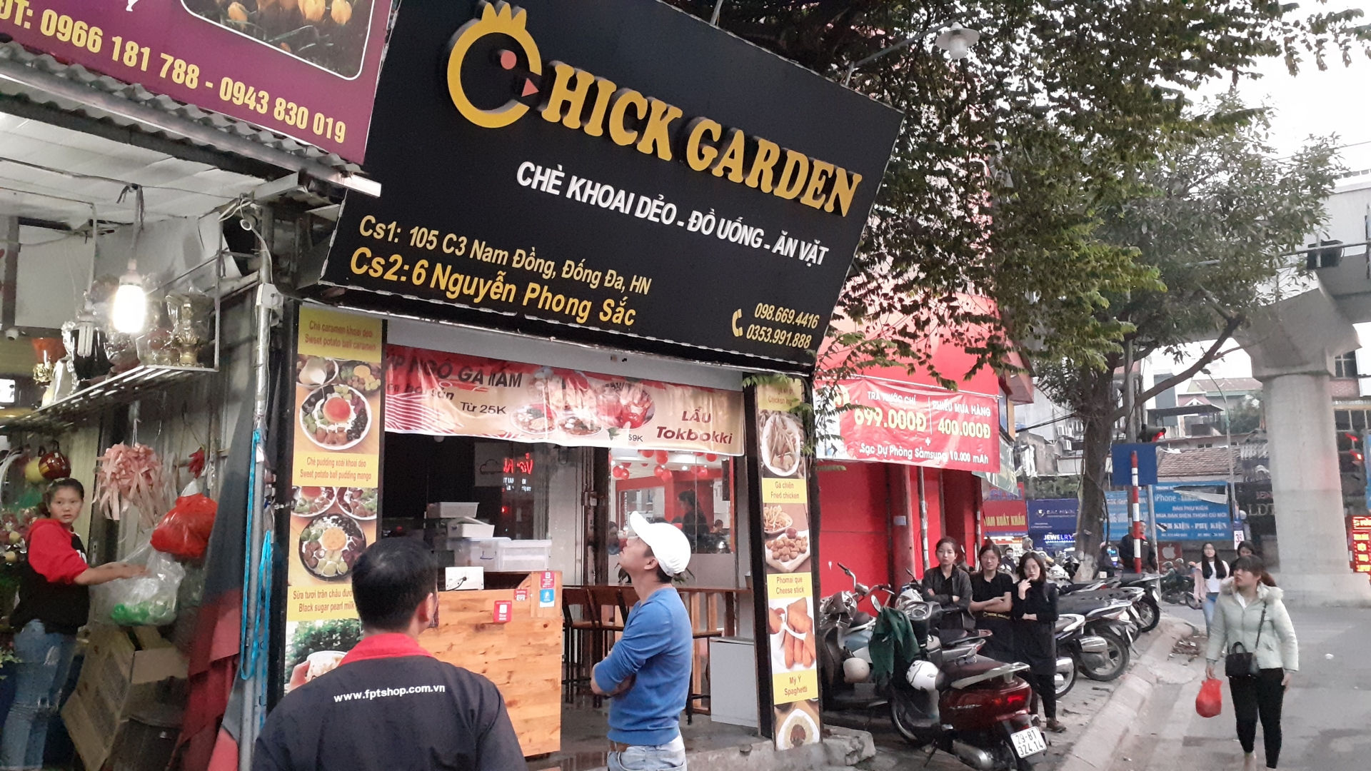 Cháy tại quán ăn vặt ở Cầu Giấy: "Là do tôi thắp hương nên bị cháy" chay tai quan an vat o cau giay la do toi thap huong nen bi chay