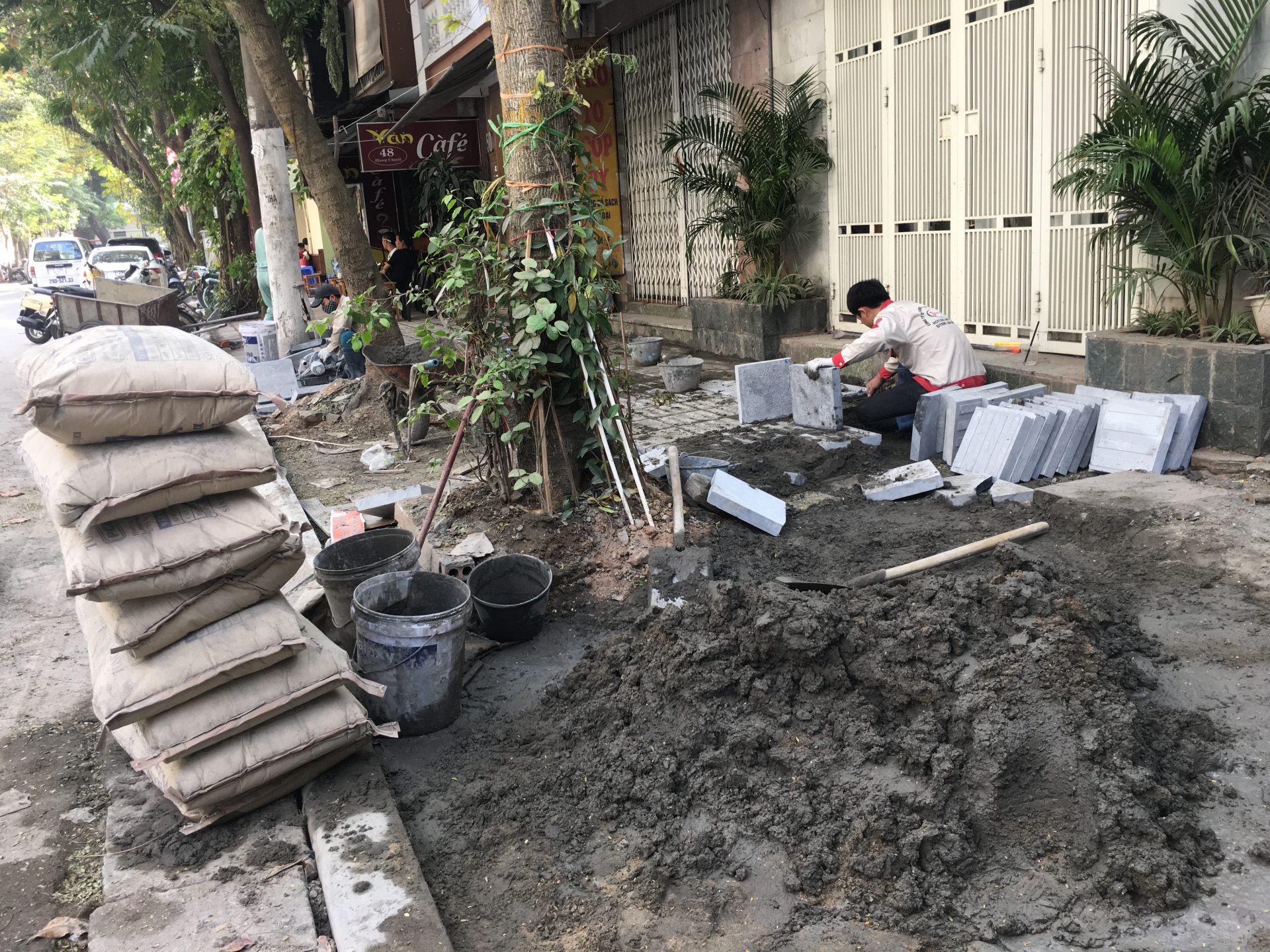 ha noi nhieu tuyen pho ngon ngang bui mu vi lat lai via he dip cuoi nam