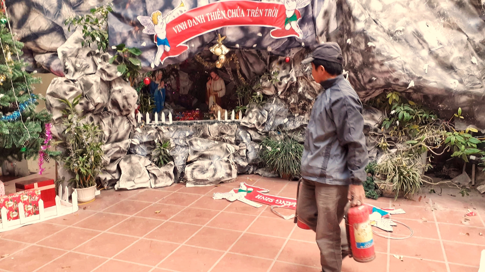 Mùa Noel xa quê của những người con xóm đạo mua noel xa que cua nhung nguoi con xom dao