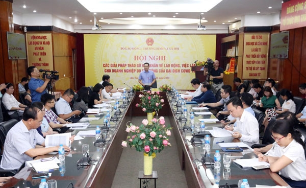 Bộ LĐTB&XH và doanh nghiệp bàn cách tháo gỡ khó khăn hậu Covid-19 bo ldtbxh va doanh nghiep ban cach thao go kho khan hau covid 19